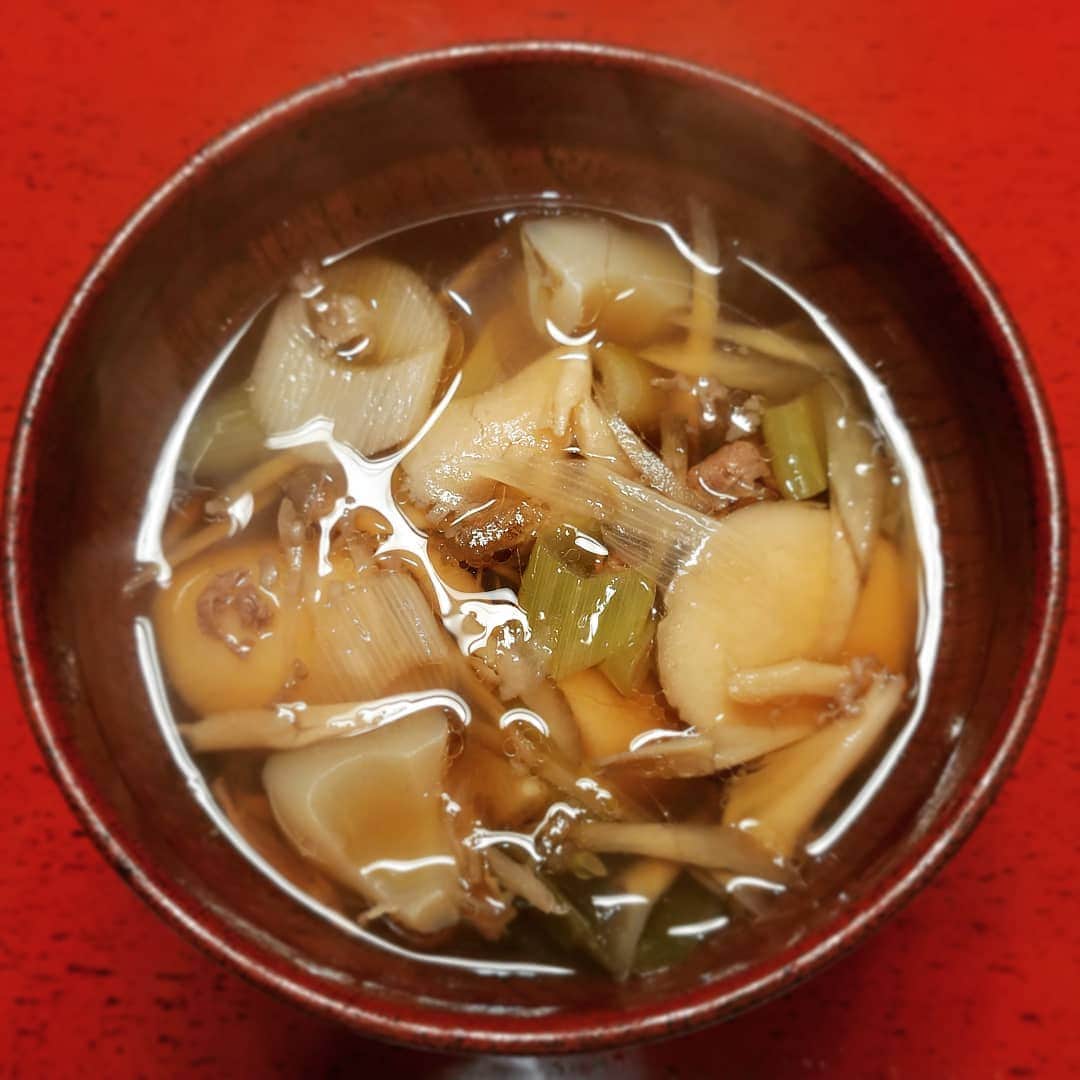 岩山立子さんのインスタグラム写真 - (岩山立子Instagram)「秋🍂芋煮🥔 温かな食べ物でほっこり😌」9月25日 10時27分 - jazzestme