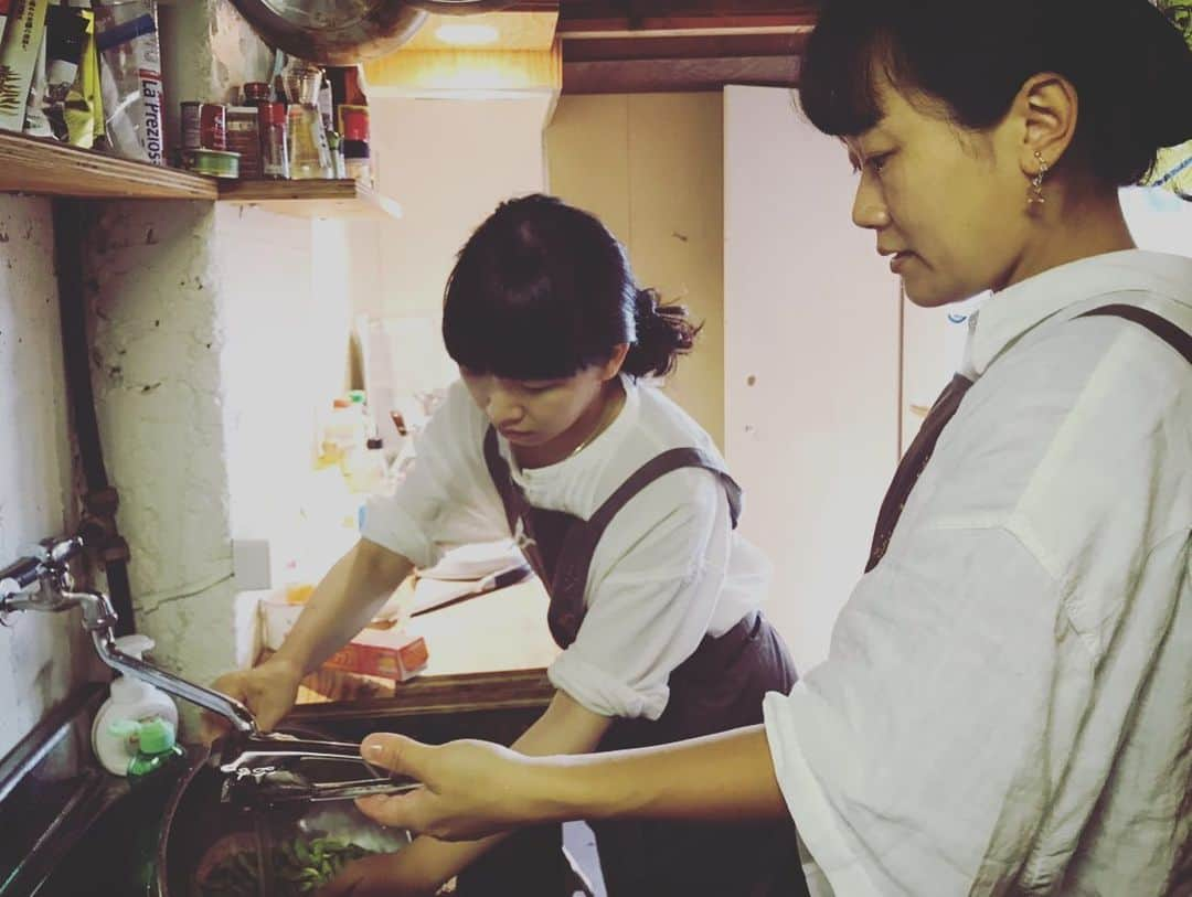 青葉市子さんのインスタグラム写真 - (青葉市子Instagram)「. 9.24 詩人の家BAR . ・枝豆 ・ピクルス ・キャロットラペ ・茄子の田楽焼き ・白いちじくとクリームチーズ ・楠田裕彦さんの豚肉のスモーク ・たっぷりお野菜のスープ ・ルッコラのサラダ ・木の子のバルサミコ炒め ・茄子と椎茸とパルコさんの豚のトマトソースパスタ ・ISHIKAMAさんのピザ ・斉藤さんから　ほや ・しーちゃんから　クロワッサンとお寿司  などなどでした🍷🍽 . ⭐️詩人の家BARは9.29までの営業となります。 みなさまのお越しをお待ちしております⭐️ . @shijinnoie  @rebornartfestival  #raf2019」9月25日 10時56分 - ichikoaoba