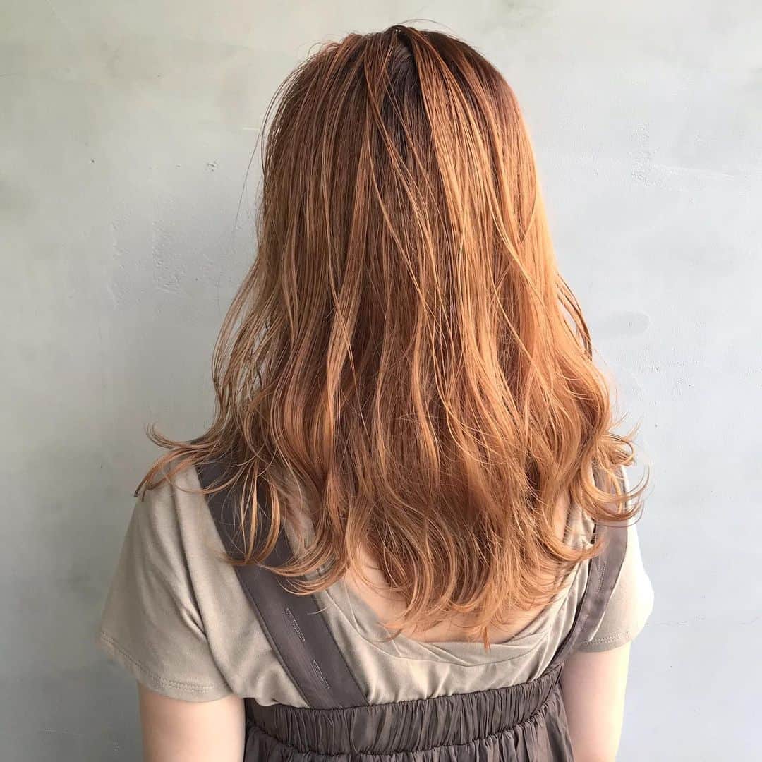 野口和弘のインスタグラム：「ハイトーンオレンジュ☺︎ . ブリーチでベース作れば透明感アップ🌿 . hair @cieca.noguchi . #cieca. #ciecanoguchi」