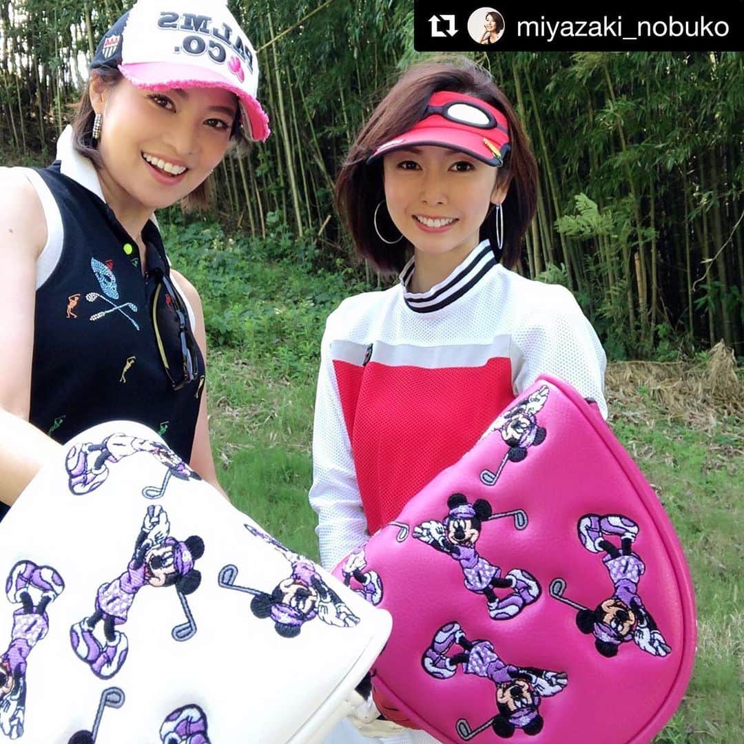 吉田玲奈さんのインスタグラム写真 - (吉田玲奈Instagram)「💖💖💖 #Repost @miyazaki_nobuko with @get_repost ・・・ 玲奈ちゃんがプレゼントしてくれたディズニーワールドのパターカバーのお土産💕 可愛い😍❤️ありがとう💕 私は秋を感じて、もう長袖だったけど、まだまだ暑かった💦  #パターカバー #ディズニーワールド #ゴルフウェア #archivio #玲奈ちゃんゴルフ #beamsgolf #秋ゴルフ #golfgirl #girlじゃないか #笑 #女子アナゴルファー #女子アナゴルフ #reinagolf」9月25日 11時27分 - reina.yoshida.ciel.1218