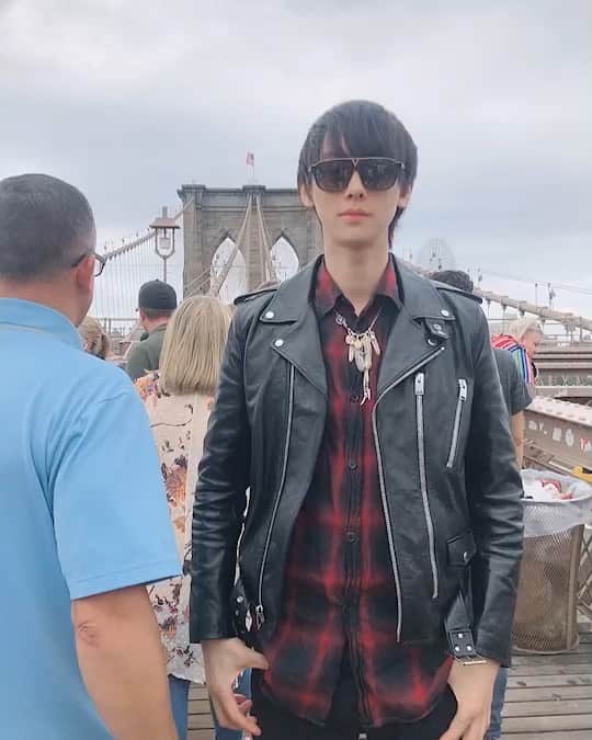 芹澤ナツキのインスタグラム：「・ ・ ・ NY🇺🇸 ・ やってみたかった ・ ア○ザースカイ ・ やってもーた🤣 ・ 笑 ・ ・ ・ ・ ・ #love #Japan #Osaka #Fashion #コーデ #スターバックス #CEO #OOTD #OOTN #VIP #follow #instagood #f4f」