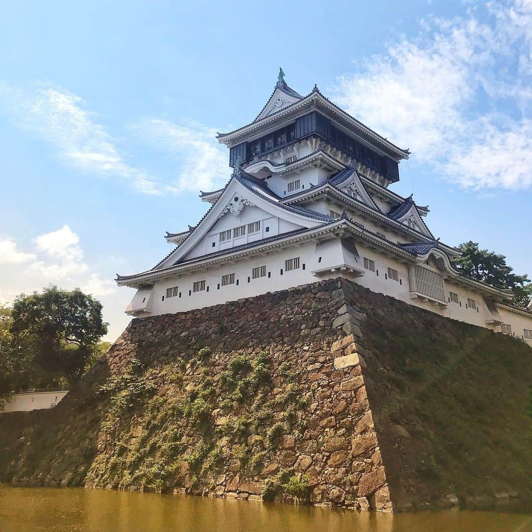 吉沢悠さんのインスタグラム写真 - (吉沢悠Instagram)「． I was in Kitakyushu for shooting a movie.This is first time for me. I didn't know that this area has story of fighting "Musashi Miyamoto vs Kojiro Sasaki". I could learn the history of Kitakyushu. ． 今回は映画のロケで初めて「北九州」に滞在しました。 ． やはり城とかあるとなんか気になって行きたくなりますよね。様々な時代の歴史を知れて勉強になります。 ． 日本庭園はやはり心が落ち着くといいますか、普段感じることを忘れてる、肩の力を抜いたリラックスな自分を取り戻せますね。 ． #movie #kitakyushu  #japan #kokura  #城  #history  #歴史 #小倉  #宮本武蔵  #佐々木小次郎  #決闘  #迎え虎  #迫力 #日本庭園 #musashi」9月25日 12時39分 - hisashi_yoshizawa