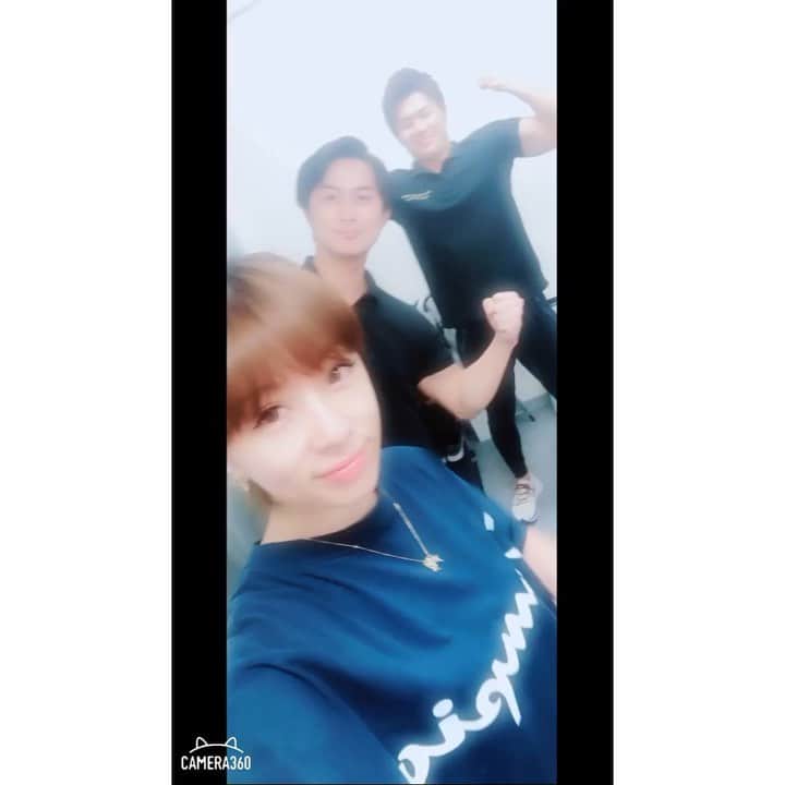 野崎鮎のインスタグラム：「今日あっちいねぇー😵 今日はおひとり様でトレーニング🏋️‍♀️ ワイワイ楽しくトレーニング🤙 良い汗かいた😘 #jewelbodymake #ジュエルボディメイク  #池袋  #トレーニング #training #personaltrainer #パーソナルトレーニング#personaltraining  #gym #肉体改造 #ボディメイク #筋トレ #筋トレ女子 #dayoff #smile #goodlife #goodtime #goodday #happy #thankyou」