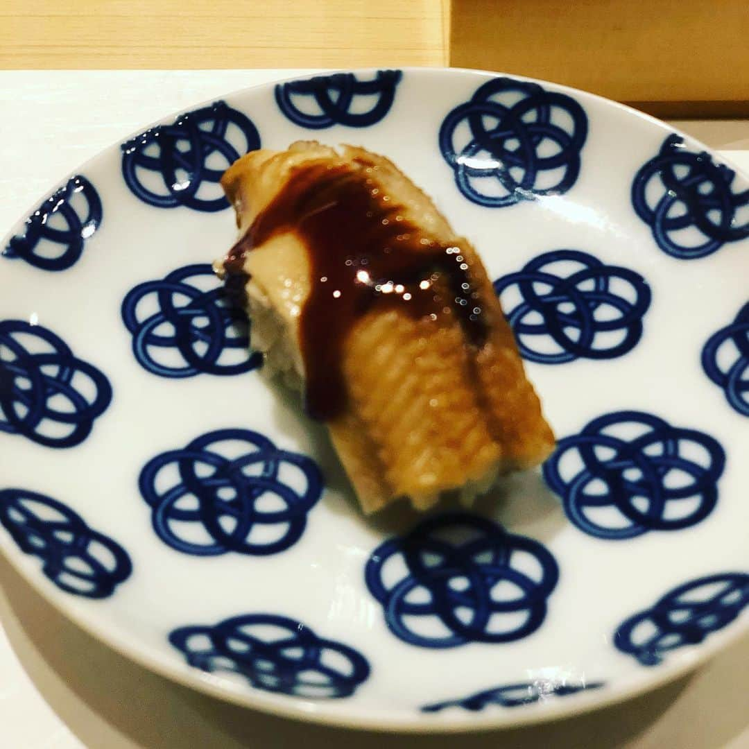 はまやねんさんのインスタグラム写真 - (はまやねんInstagram)「やっぱ寿司が一番美味しいやんね！ #お寿司 #鮨心 #鮨心はなれ #sushi #日本食 #和食 #日本 #港区 #美味すぎ #ツヤツヤ #お米 #酢飯 #海鮮 #海 #また行きたい #誘ってね #すぐ行きます」9月25日 15時54分 - hamayanen0310