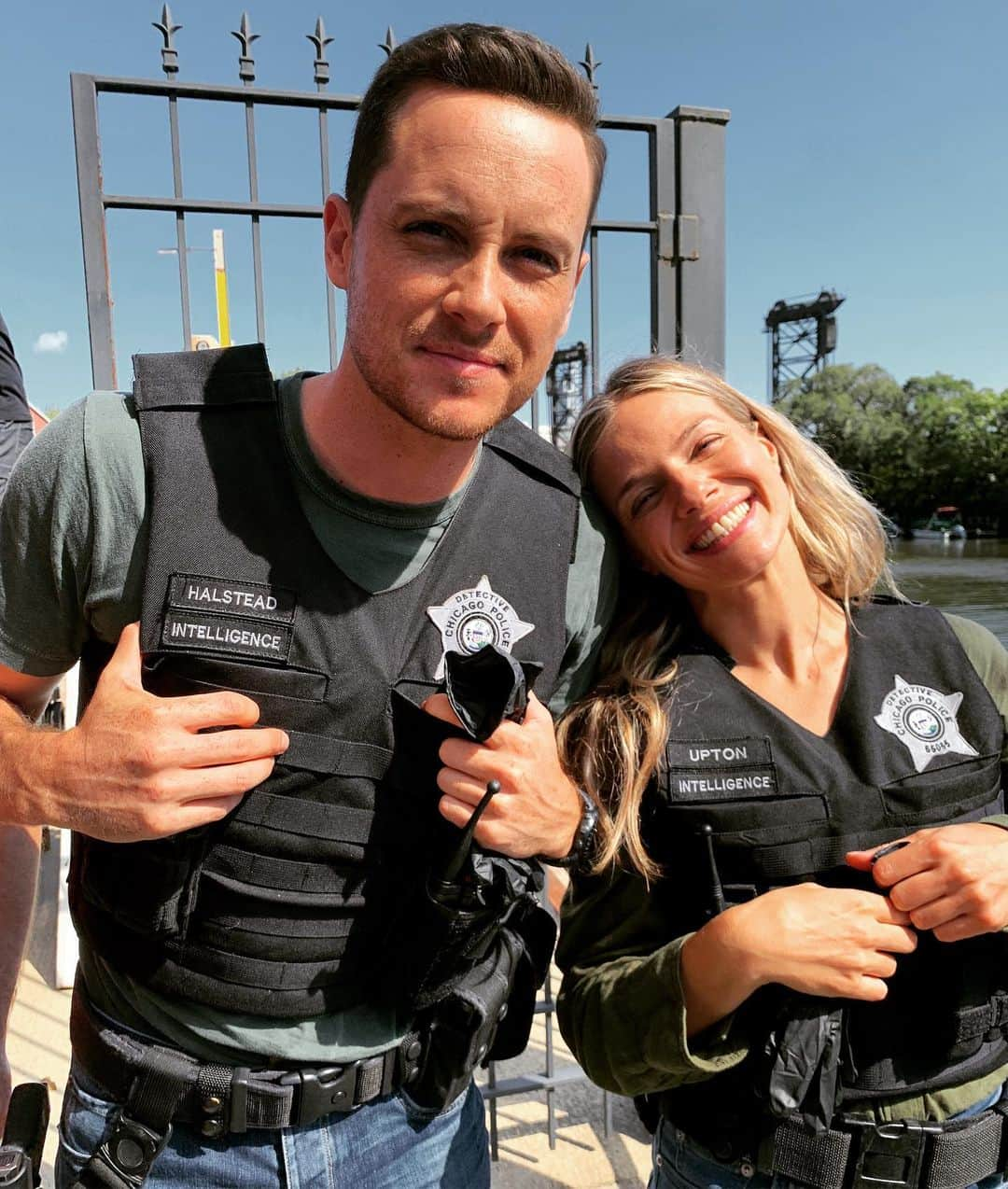 マリーナ・スコーシアーティさんのインスタグラム写真 - (マリーナ・スコーシアーティInstagram)「SMILE! Chicago PD’s season 7 premieres tonight! #whokilledkelton #chicagopd #squad #intelligence #breaktherulesnotthelaw #Upstead #jesseleesoffer #tracyspiridakos #chihards #chitown #ourtown #seasonpremiere #dundun #dickwolf」9月26日 1時49分 - marinasqu