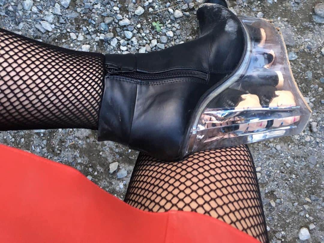 福山理子さんのインスタグラム写真 - (福山理子Instagram)「love shoes #鞭 #bondage #redismylife #ボンテージ #不思議な靴」9月26日 1時52分 - rikofukuyama