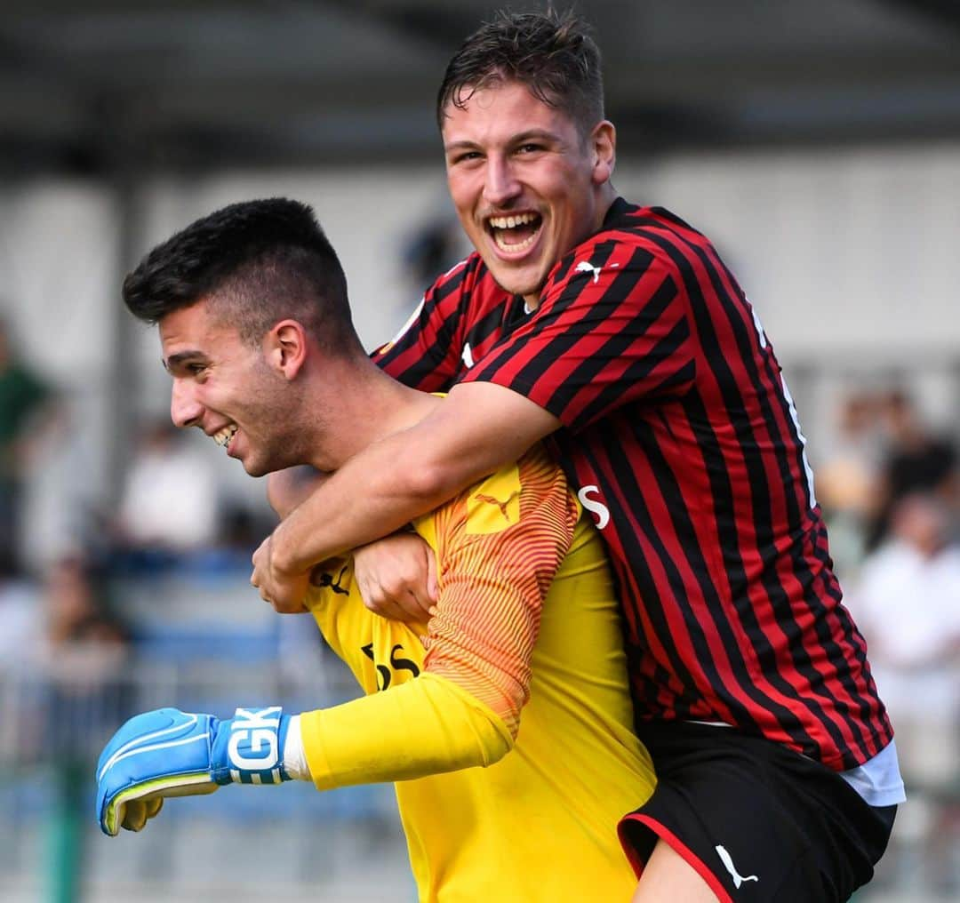 ACミランさんのインスタグラム写真 - (ACミランInstagram)「Way to go #MilanPrimavera! 👊🏼 Through to the next #PrimaveraTimCup round! 🏆 #SampdoriaMilan #SempreMilan」9月26日 2時31分 - acmilan