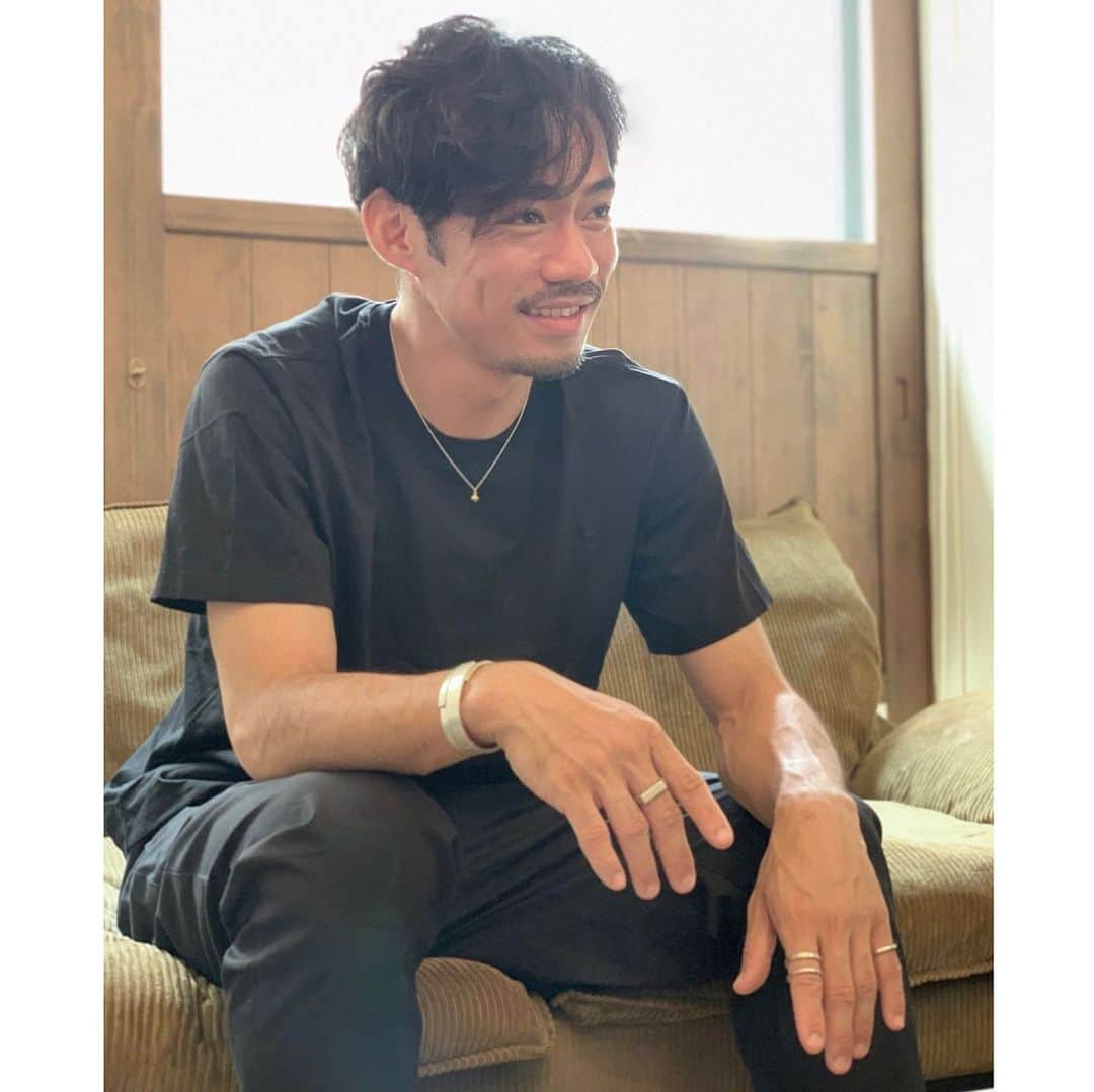 高橋大輔さんのインスタグラム写真 - (高橋大輔Instagram)「友人がやってるアクセサリー！！ シンプルなんだけど、存在感あって、めちゃくちゃタイプ😍 男女問わずいける感じもまた素敵！！！ 最近のお気に入り！！！ #towitstyle #アクセサリー #シルバー」9月25日 17時59分 - d1sk_t