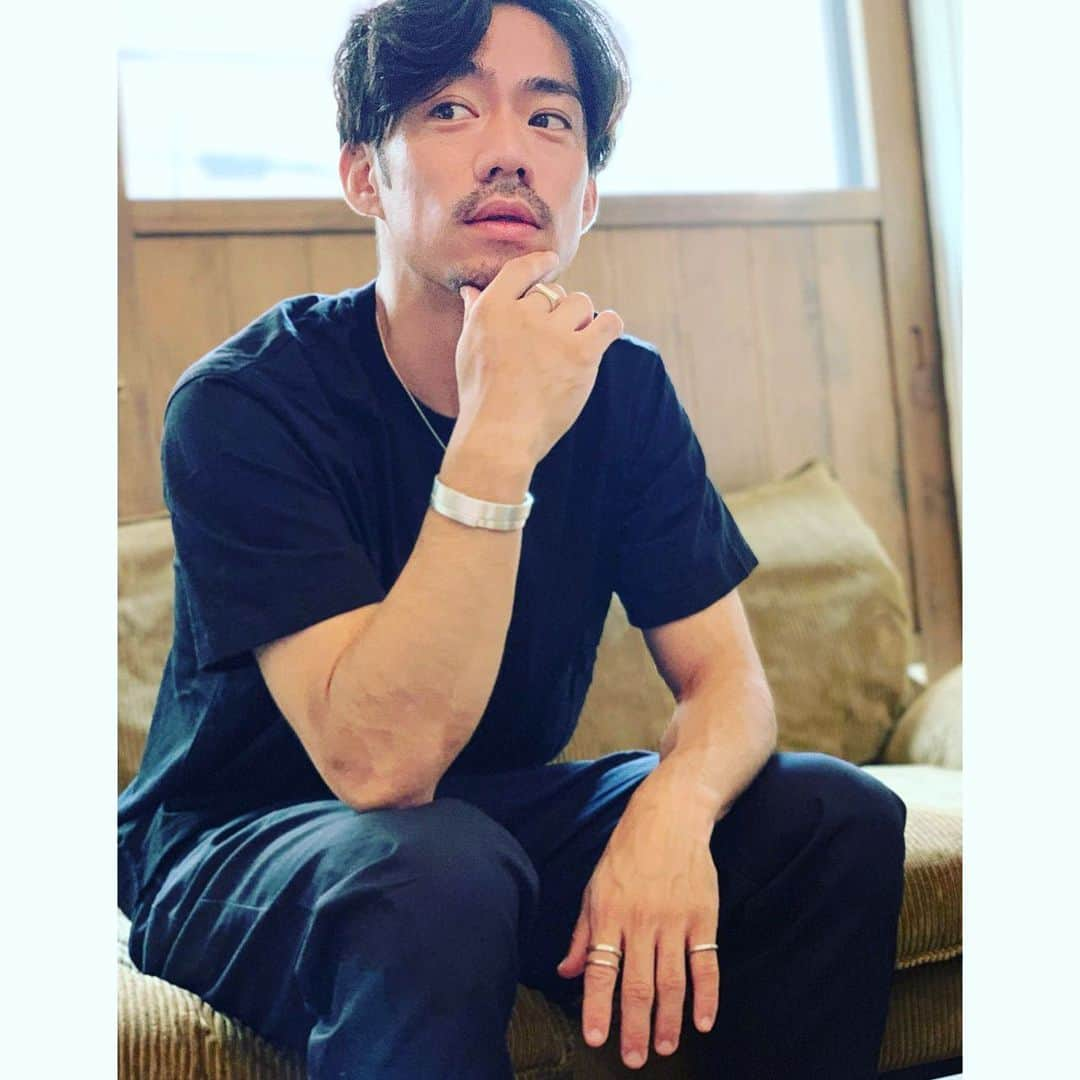 高橋大輔さんのインスタグラム写真 - (高橋大輔Instagram)「友人がやってるアクセサリー！！ シンプルなんだけど、存在感あって、めちゃくちゃタイプ😍 男女問わずいける感じもまた素敵！！！ 最近のお気に入り！！！ #towitstyle #アクセサリー #シルバー」9月25日 17時59分 - d1sk_t