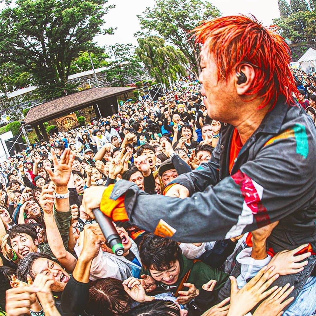 N∀OKIさんのインスタグラム写真 - (N∀OKIInstagram)「いしがき MUSIC  FESTIVAL 2019  怒涛のライブ行脚 千葉 八戸 仙台 宇都宮 前橋 そして最終の地 岩手盛岡  この場所は清々しく ただいま感満載で 今年も根こそぎ やりきれましたわな  ありがとう  また必ずや  写真 @kawado_photo  #いしがきMUSICFESTIVAL2019 #ダブルナオキ #10FEET #遠藤トチロウ #遠藤ピスロウ #松薔薇」9月25日 18時10分 - chairoy1945