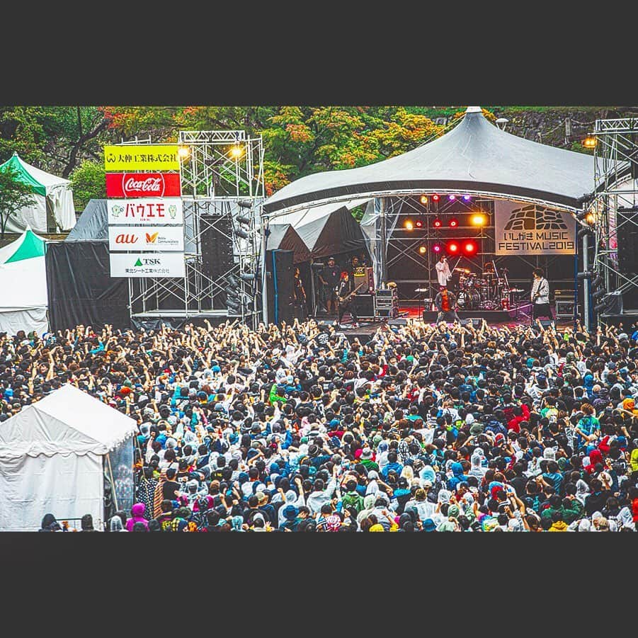 N∀OKIさんのインスタグラム写真 - (N∀OKIInstagram)「いしがき MUSIC  FESTIVAL 2019  怒涛のライブ行脚 千葉 八戸 仙台 宇都宮 前橋 そして最終の地 岩手盛岡  この場所は清々しく ただいま感満載で 今年も根こそぎ やりきれましたわな  ありがとう  また必ずや  写真 @kawado_photo  #いしがきMUSICFESTIVAL2019 #ダブルナオキ #10FEET #遠藤トチロウ #遠藤ピスロウ #松薔薇」9月25日 18時10分 - chairoy1945