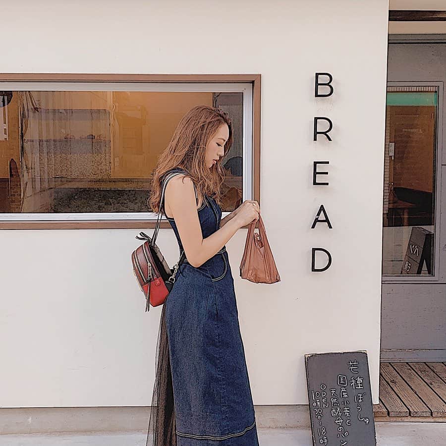 唯可（yuika）さんのインスタグラム写真 - (唯可（yuika）Instagram)「* この前名古屋行った時のパン屋さん🍞 外観も可愛いし、お店の中もシンプルですごくタイプでした🥺 パンも美味しかった🥐🥖🥯五条橋歩いたり、円頓寺商店街歩いたり今までと少し違う名古屋を楽しめたよ🧡 今度はもっとゆっくり名古屋を楽しみたいな〜😚 * * ストーリー載せたらたくさん問い合わせ来てた このお洋服は @stellaviana_official のものだよん♡ #ナゴヤおモしろード#名古屋#NAGOYA #観光#名古屋観光#円頓寺商店街 #PR #円頓寺本町商店街 #四間道 #五条橋 #名古屋駅 #名古屋城#女子旅 #弾丸旅行#国内旅行#パフェ#カフェ#名古屋#カフェ#カフェ巡り#パン屋さん#ワンピース」9月25日 18時20分 - yu.i.k.a