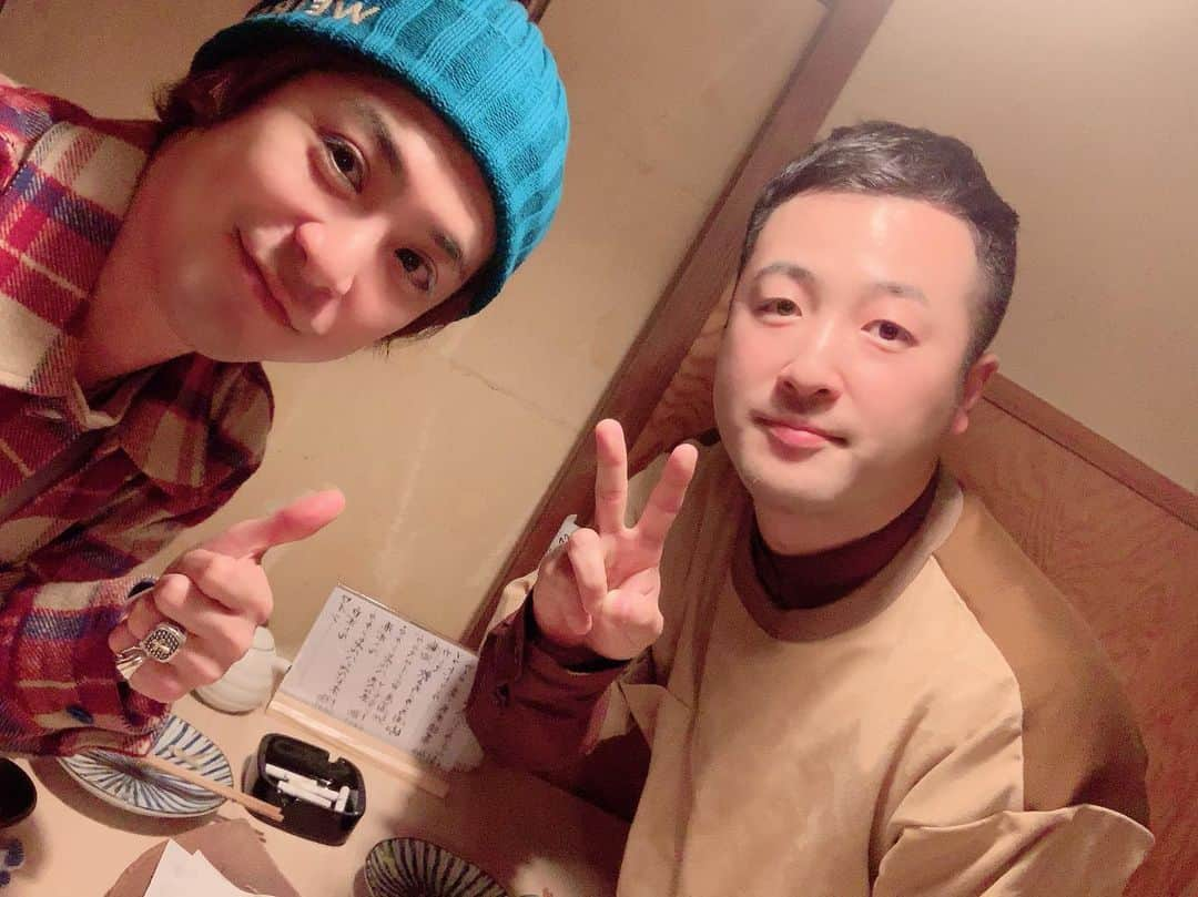 平田裕一郎さんのインスタグラム写真 - (平田裕一郎Instagram)「久しぶりに、水田さんとサシ飲みしました。 めちゃくちゃ楽しい時間でした！！ 楽しくてあっという間に時間が過ぎて ついつい深酒してしまいました。笑  美味しいご飯屋さん教えてもらったよ。  水田さん大好きな先輩です。  #和牛 #水田信二 さん #楽しい時間」9月25日 18時21分 - yuichiro_hirata