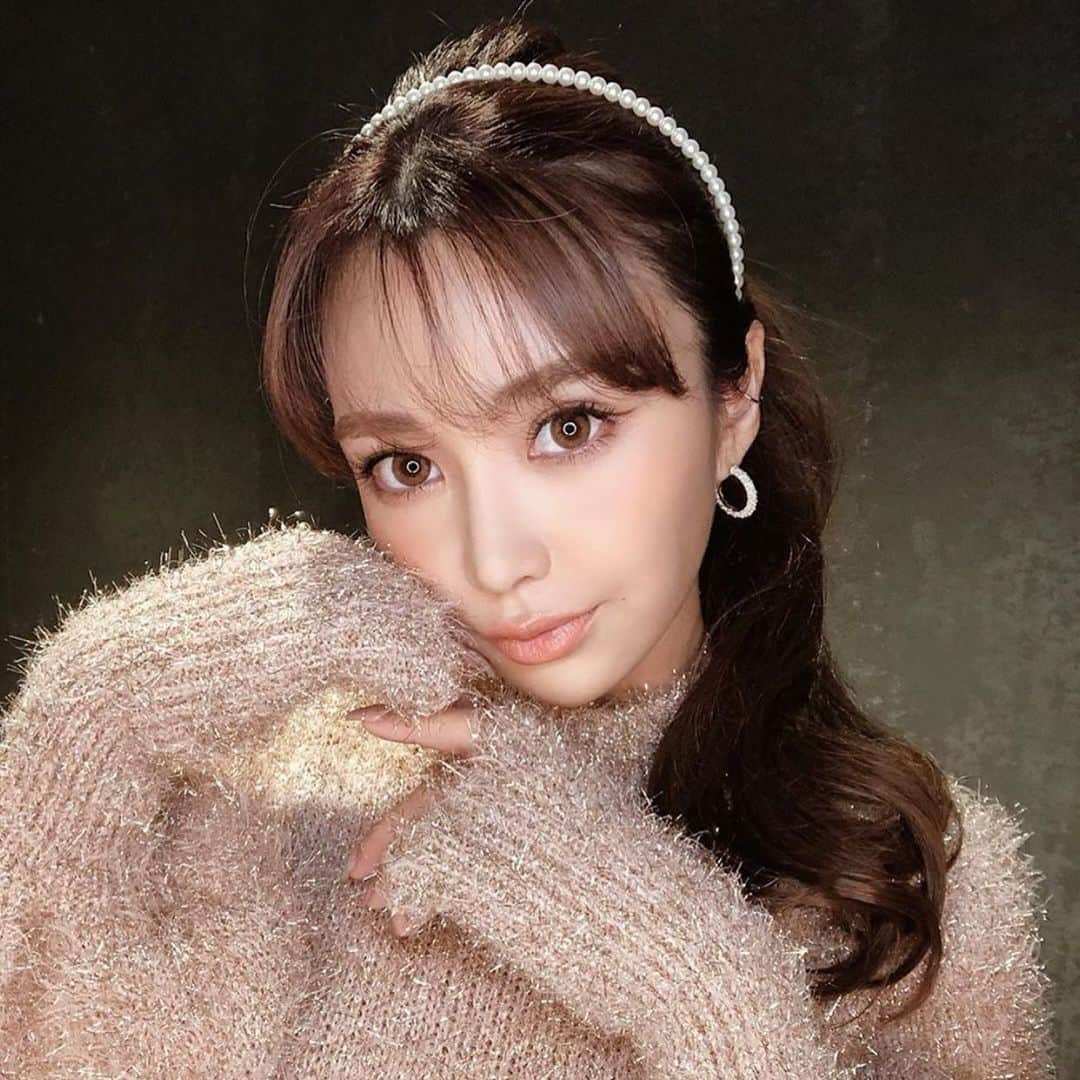 天使と女神のハーフさんのインスタグラム写真 - (天使と女神のハーフInstagram)「今回ご紹介させて頂くのは…🤩 ﻿﻿. . MANAMIさん《 @official_manami 》です❣ . . モコモコのニットで可愛さアップの美女❤️ . .  MANAMIさん《 @official_manami 》 素敵な投稿ありがとうございました💋﻿﻿ ﻿﻿ . まだまだMANAMIさんのインスタには﻿﻿ たくさん素敵な投稿ございます！ ﻿ . . ぜひ、覗いてみてください 💁🏽‍♀️❤️ ﻿﻿ ﻿﻿ ﻿﻿ . ☆★☆★☆★☆★☆★☆★☆★☆★﻿﻿ ﻿﻿ . 名前の通り﻿﻿ 天使と女神のハーフのような﻿﻿ 美しさをもつ女性を﻿﻿ 沢山ご紹介していきます 🥰❤ . ️﻿﻿ ﻿﻿ 掲載ご希望の方は﻿﻿ ﻿﻿ @tenshi_to_megami と #天使と女神のハーフ ﻿﻿ ﻿﻿ をタグ付けしてください 💁‍♀️💞 ﻿﻿ ﻿﻿ . ★☆★☆★☆★☆★☆★☆★☆★☆ . . ﻿﻿ ﻿﻿ #美人 #美女 #美肌 #かわいい﻿﻿ #モデル #コスメ  #ファッション﻿﻿ #女子力  #美意識 #美意識向上 ﻿﻿ #ブランド #ヘアカラー #スタイル﻿﻿ #お灑落さんと繋がりたい ﻿﻿ #ロングヘア #前髪 #ヘアスタイル ﻿﻿ #タピオカ #寫真 #フォローバック ﻿﻿ #カメラ女子 #セルフィー ﻿﻿ #カメラ好きな人と繋がりたい ﻿﻿ #bayflow #サロモ #サロンモデル﻿ #美容 #ダイエット #アパレル」9月25日 18時37分 - tenshi_to_megami