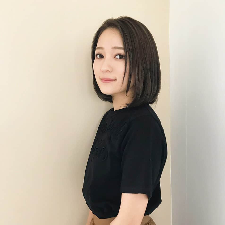 野口和弘のインスタグラム：「先日のchayちゃんカラーメンテ🌿 @chay1023_official . 今回は退色を考えて少し暗めにしたよ！ベースはいつも通りブルージュにちょいブラウンを加えました！ . #cieca. #ciecanoguchi」