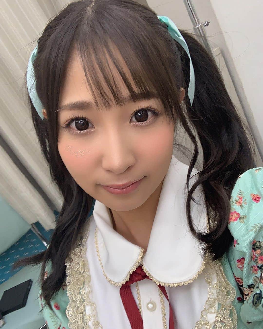 栄川乃亜さんのインスタグラム写真 - (栄川乃亜Instagram)「・ ・ ・ 「私ツインテール好きなの☺️」 ・ 「いつもしちゃう...ダメかな？」 ・ ・ #ツインテール #女子 #アイドル #2枚 #2行 #物語」9月25日 19時53分 - noa_eikawa