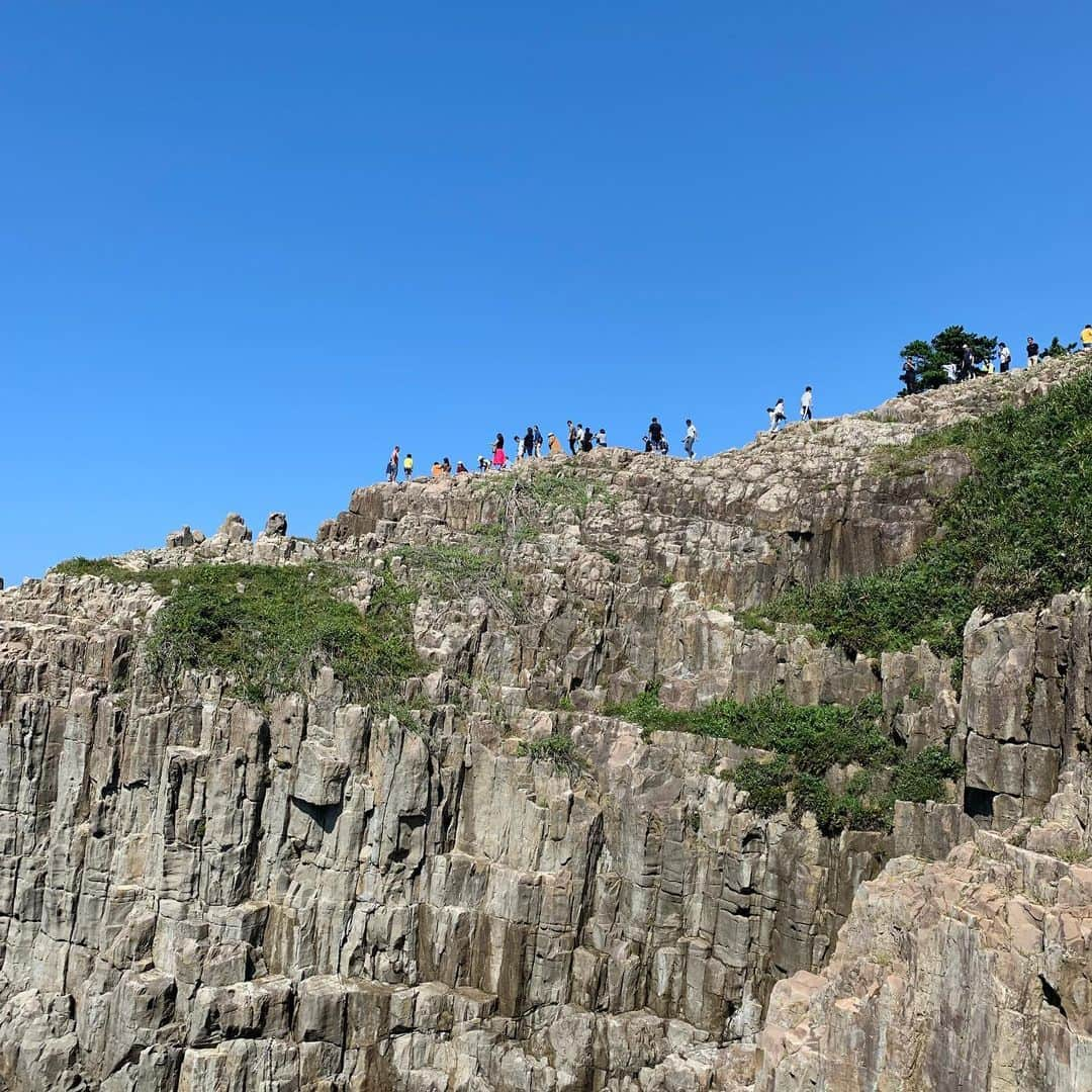 倉野麻里さんのインスタグラム写真 - (倉野麻里Instagram)「話、遡りますが今回の北陸旅行で東尋坊に初めて行きました。  自然の作り出した景色にただただ感動。 サスペンスでもお馴染みですね。  遊覧船のおじさまのトークに癒されました💕  #東尋坊 #福井県 #北陸地方」9月25日 20時58分 - marikurano