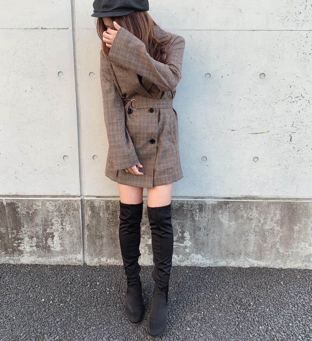 のインスタグラム：「🍂 . jacket. #egoist @egoist_official . . 今年はオーバーサイズのジャケットめちゃくちゃ出てるよね😚 先日店頭で見つけて一目惚れしたエゴのジャケットは、ベルト付きでスタイル良く見えてお気に入り♡ . #エゴイスト#エゴ#秋コーデ#コーデ#coordinate#OOTD#pr」