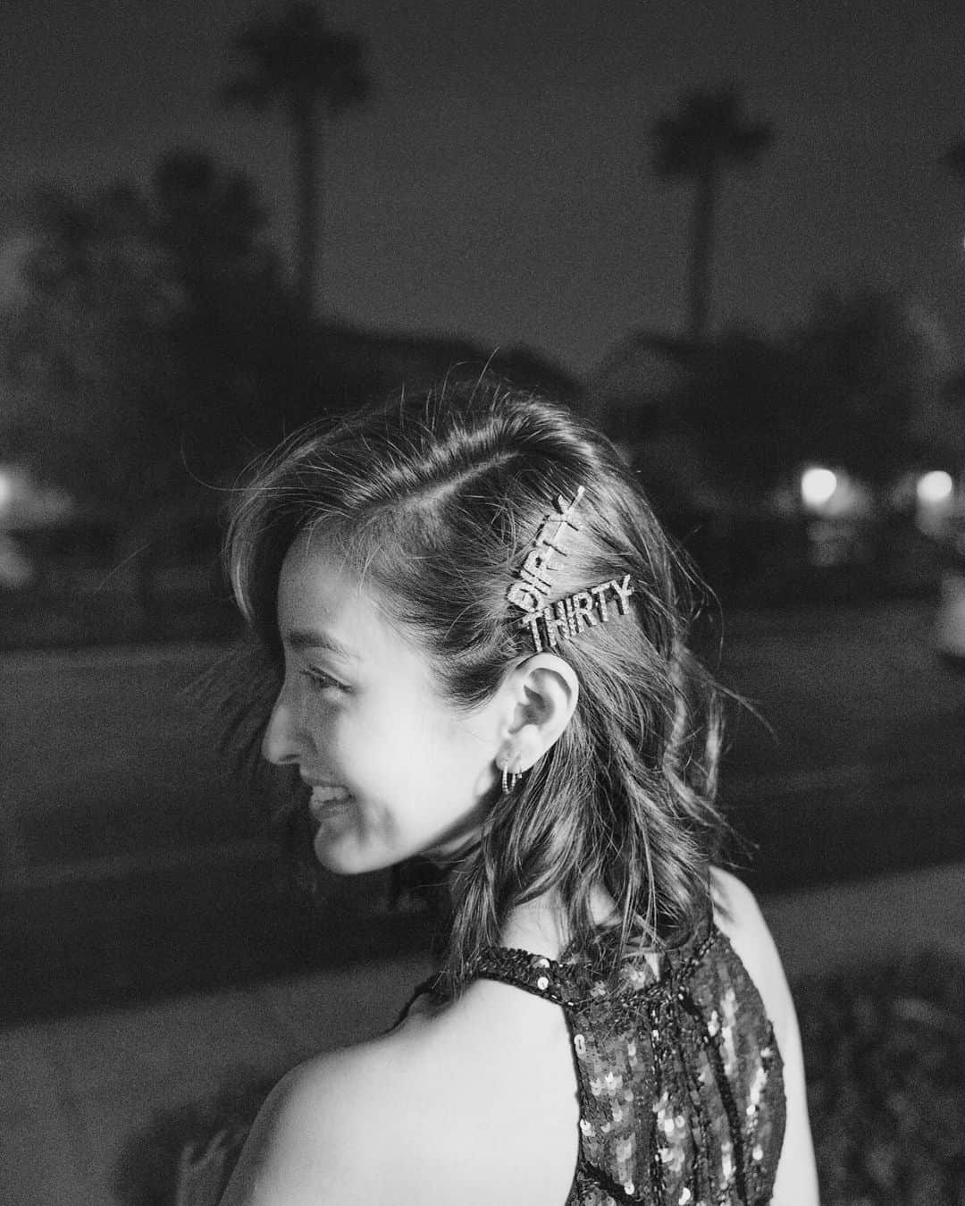 オードリー亜谷香のインスタグラム：「I had so much apprehension about turning 30. As I near the end of my birthday. I can truly say this has been the best birthday yet. To all my friends and loved ones who sent well wishes, thank you so much. I’m so blessed to have friends like you. I have never felt more loved than I have today.  To those who guided me through the epoch of my twenties, gave me advice (solicited or not), stood by me, cried with me, laughed with me, supported me, believed in me, and loved me, I have nothing but gratitude for you. Thank you for making me the woman I am today. Your wealth of knowledge has truly enriched my life.  Dirty thirties here I come! ⚡️🖤🥳 #thoughtsonthirty #dirtythirty #30 #thisis30」