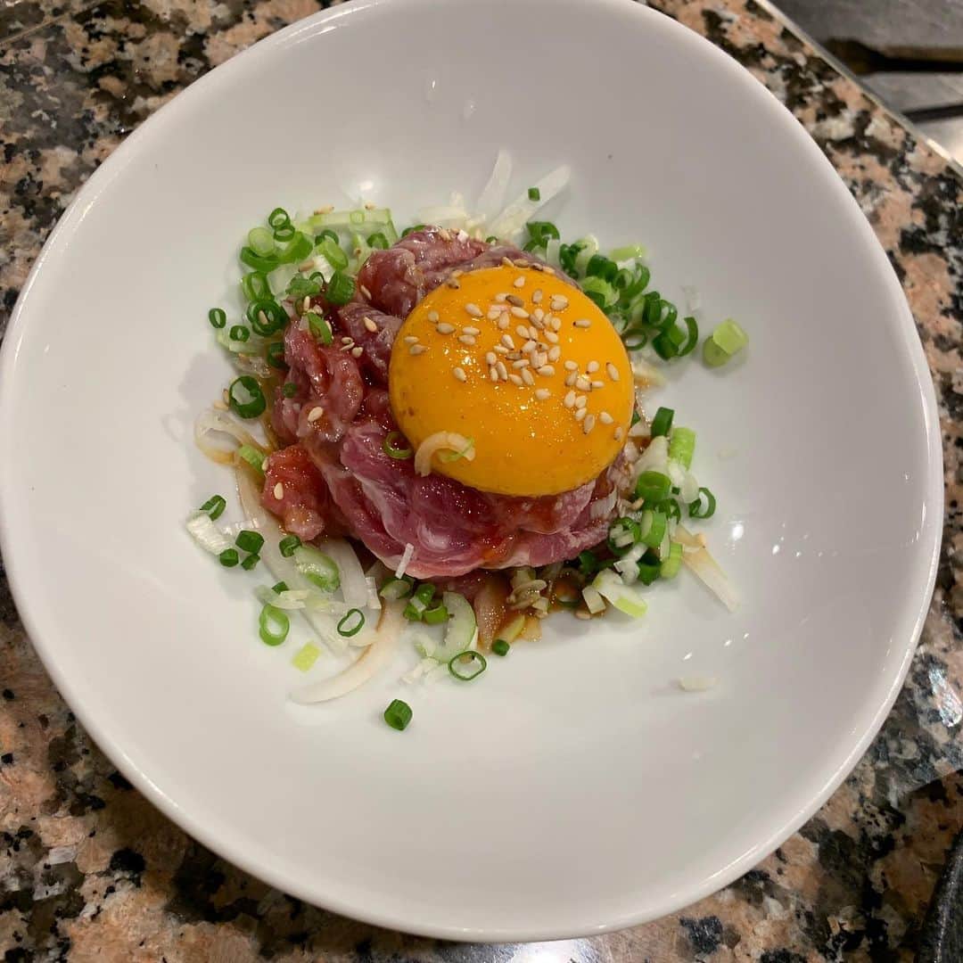 夏木マリさんのインスタグラム写真 - (夏木マリInstagram)「今夜は日本一美味しい羊肉！ ホゲット最高‼️ #Lamb #hogget #mutton #Tasty #dinner #tokyo #NATSUKIROCK  #夏木マリ @mari_natsuki」9月25日 21時40分 - mari_natsuki