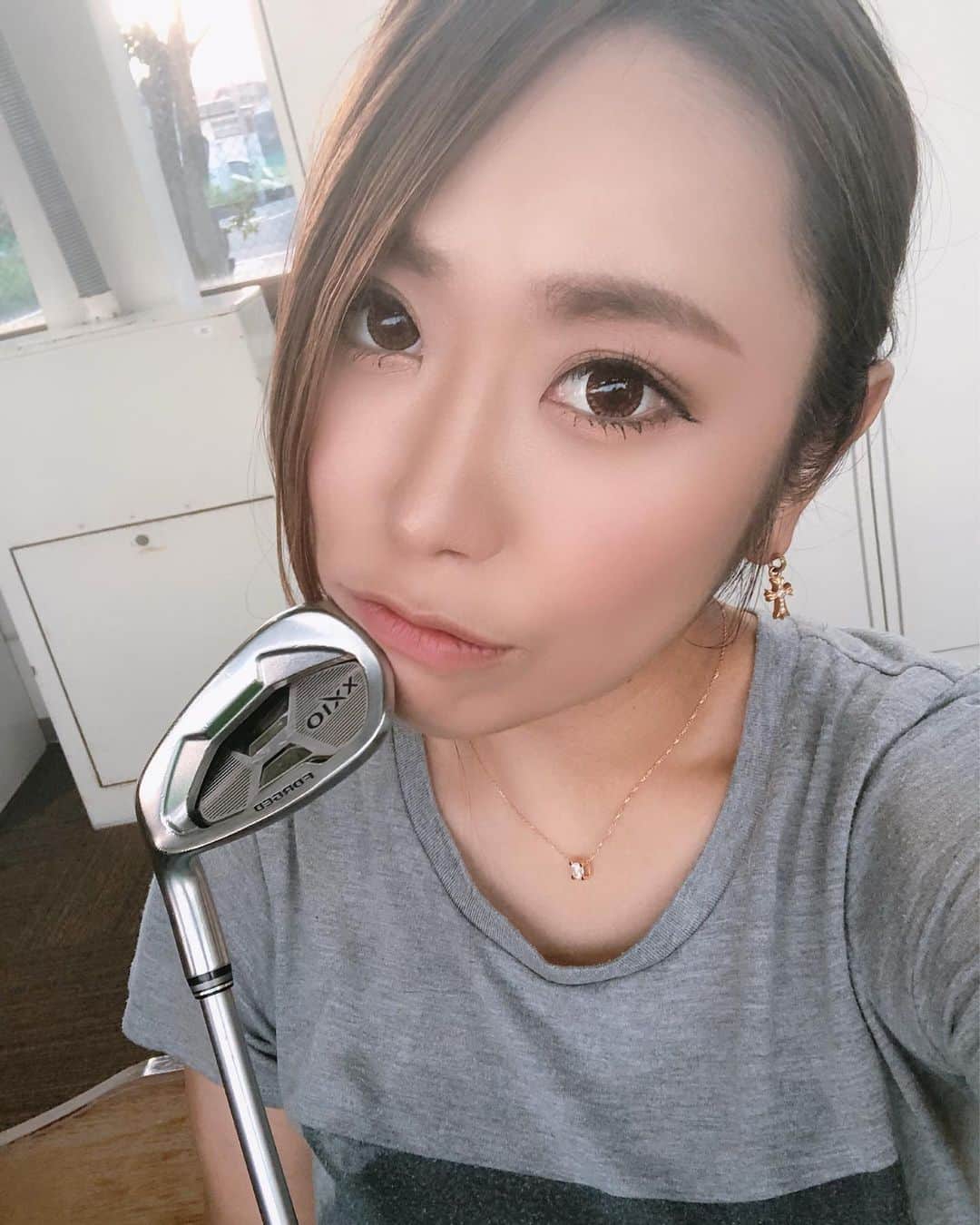 のインスタグラム：「こないだのGTB CUPでなんか左におもいっきり引っ掛けてしまうショットが多かったので、今日は打ちっ放しでゴルフの練習いっぱいしてきた⛳️✨悩みながら色々試した結果腰が回ってなくて手打ちになって引っ掛けていたみたい🙄あとは苦手な近めのアプローチもしっかり練習してきてとても充実のゴルフ練習だった(*´꒳`*) @golftoday_birdies  #打ちっ放し#ゴルフ練習#引っ掛け#引っ掛け改善#ゴルフ女子#アプローチ練習#ゴルフ大好き#日々練習#ゴルフ上手くなりたい#最近練習サボリ気味 #GTバーディーズ#ゴルフトゥデイ」