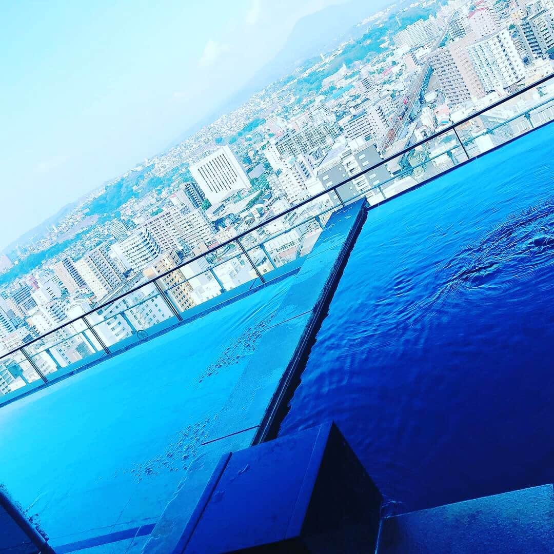 大谷廣松さんのインスタグラム写真 - (大谷廣松Instagram)「. . そろそろ温泉が気持ちいい季節かも。  写真は僕の大好きな、ブラッサム大分の天空露天風呂。」9月25日 21時49分 - hiromatsu.official