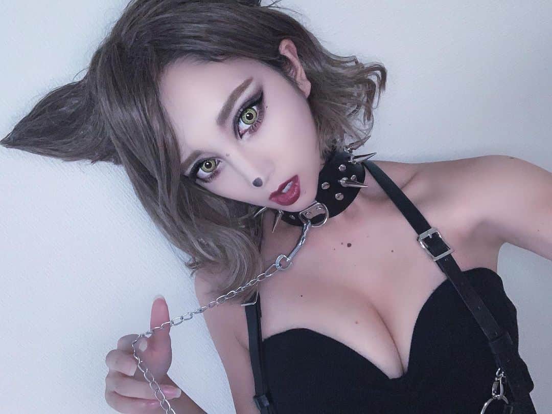 okamotosayaka のインスタグラム：「🐺🐺🐺 . . . . . . . . . . #halloween#halloweencostume#halloweenmakeup#makeup#wolf#usj#ファッション#ハロウィン#ハロウィンコスプレ#ハロウィン仮装#仮装#コスプレ#ユニバ#ユニバ仮装#ユニバハロウィン#ハロウィンメイク#狼#日焼け」