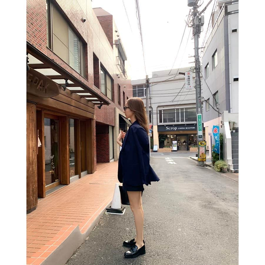 佐藤涼実さんのインスタグラム写真 - (佐藤涼実Instagram)「3連休の私服。 季節に合わせて色味が落ち着いてきましたね♡ 秋冬第2弾はハンドニットが大人気。 私服で早くニット着たいなー👞 @louren__official」9月25日 22時39分 - suzumi_sato