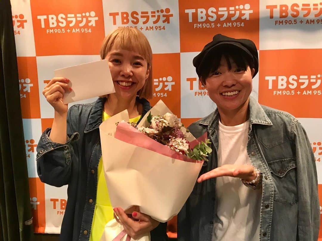 イモトアヤコさんのインスタグラム写真 - (イモトアヤコInstagram)「・ #イモトアヤコのすっぴんしゃん 中村涼子ご結婚本当に本当におめでとう㊗️スペシャルでした #tbsラジオ#すっぴんしゃん タイムフリーでも聞けます メール📩suppin@tbs.co.jp #嬉しい嬉しい #めでたいめでたい」9月25日 22時42分 - imotodesse