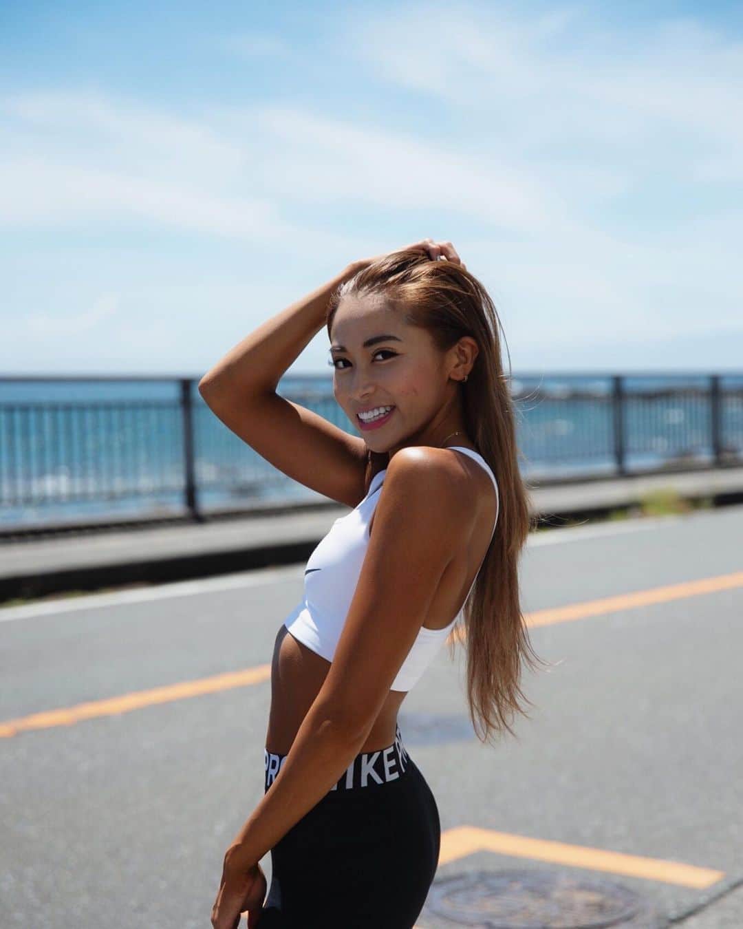のインスタグラム：「無駄な脂肪つけすぎた😅 明日は朝からいっぱい歩こ🔥🔥🔥😑 早寝早起きも頑張ろー☀️ . 📸は @fitvibes_tokyo  campの🌴  #ボディメイク#ジム#training #fitness  #ジム女子#肉体改造#フィットネス #トレーニング#パーソナルトレーナー #パーソナルトレー二ング #woman#筋トレ#筋トレ女子 #プロテイン#ジムウェア#スクワット #ヒップアップ#健康#フィットネス#減量」