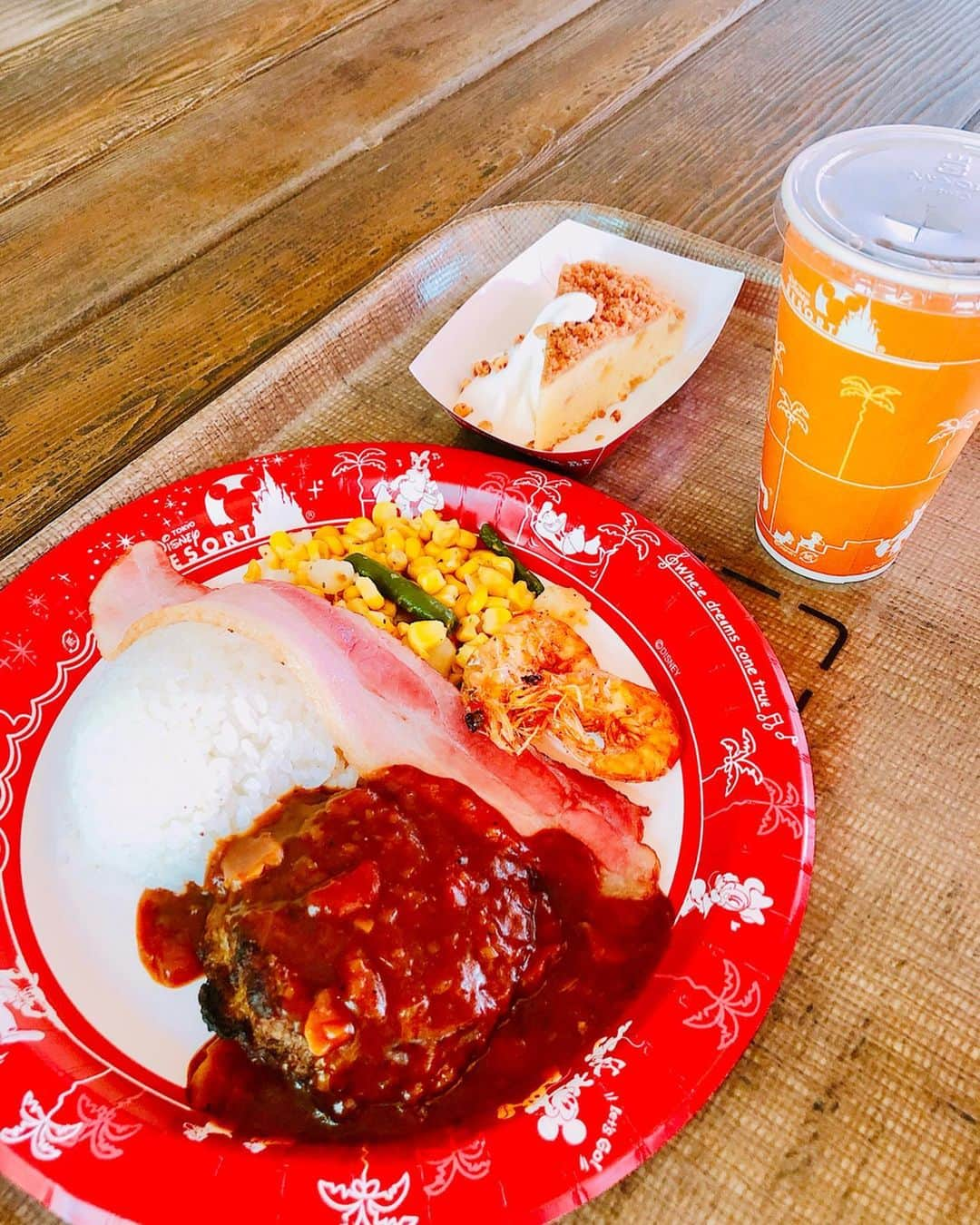 夏目愛美のインスタグラム：「♡ 三連休のハッピーな朝食☺︎ #ディズニー #ディズニーはろうぃん🎃 #モーニング #朝食 #贅沢な朝活 #happy #instagood」