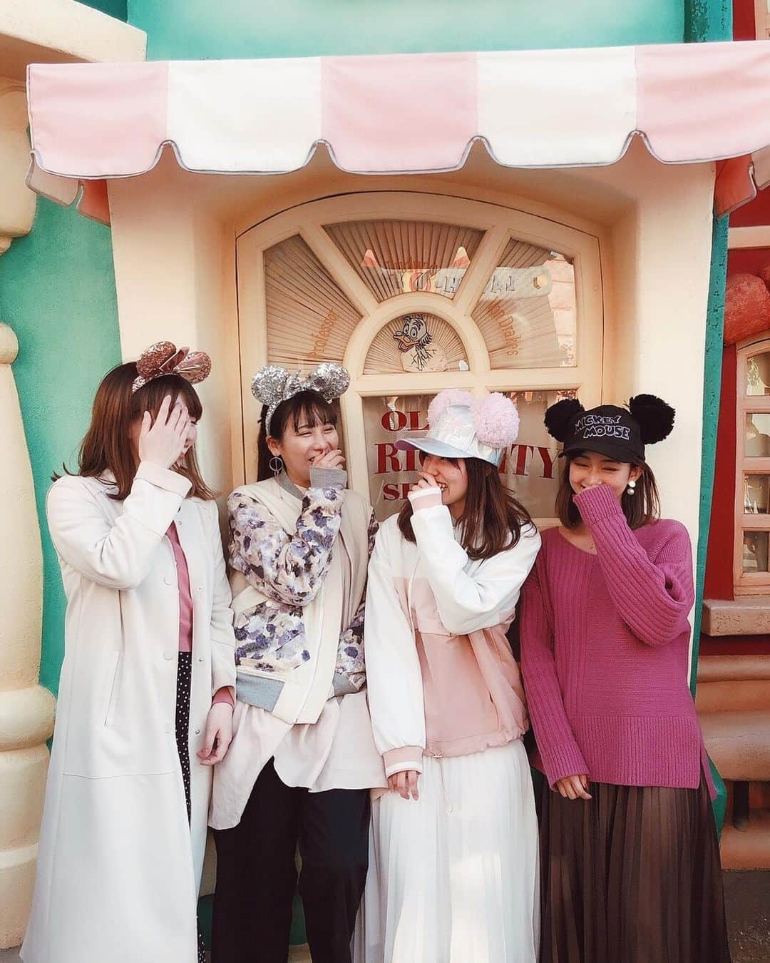 のインスタグラム：「.﻿ ﻿ ﻿ ディズニー行きたい。﻿ ﻿ ﻿ (･ᴗ･)﻿ ﻿」