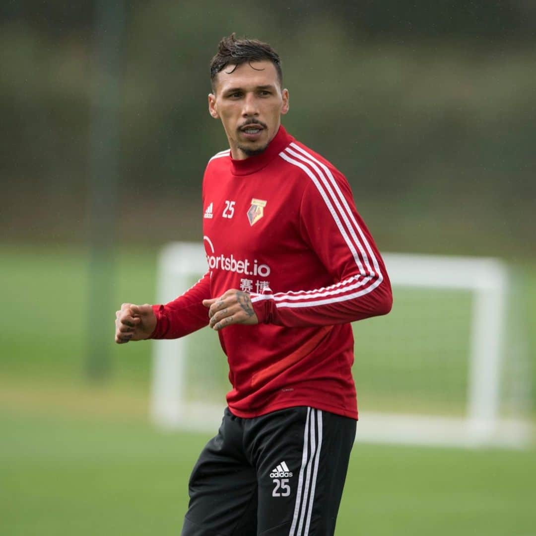 ヨゼ・ホレバスのインスタグラム：「Eyes on the prize ⚽️ #premierleague #watfordfc #nikefootball #watford #practice #training」