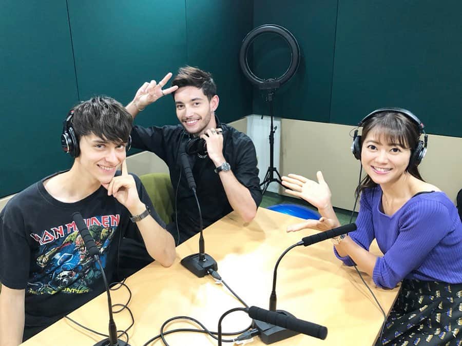 のインスタグラム：「Radio♡  今日はASEBOUNDのこのお二人とラジオ収録でした🎧🌟 * アレックス&ヴィニー💁🏽‍♂💁🏻‍♂️🌈 * * 不慣れな進行も完璧にこなしてくれました👏🏻👏🏻👏🏻👏🏻 * そして二人のECOへの取り組みがとにかく凄い✨🤭🌿 * * 詳しくは番組で❤︎ * SBS静岡放送【ASE BOUNDのSDGsはじめよう！！】毎週土曜日16:15～16:30🌏 * 今週も聴いて下さい🇺🇸🇧🇷🇯🇵🇫🇷 * * #ラジオ #radio #sdgs #アセバウンド #asebound #イケメン #モデル #sbs #静岡 #ヴィーガン #アレックス #ヴィニー #eco #アナウンサー #井上英里香」