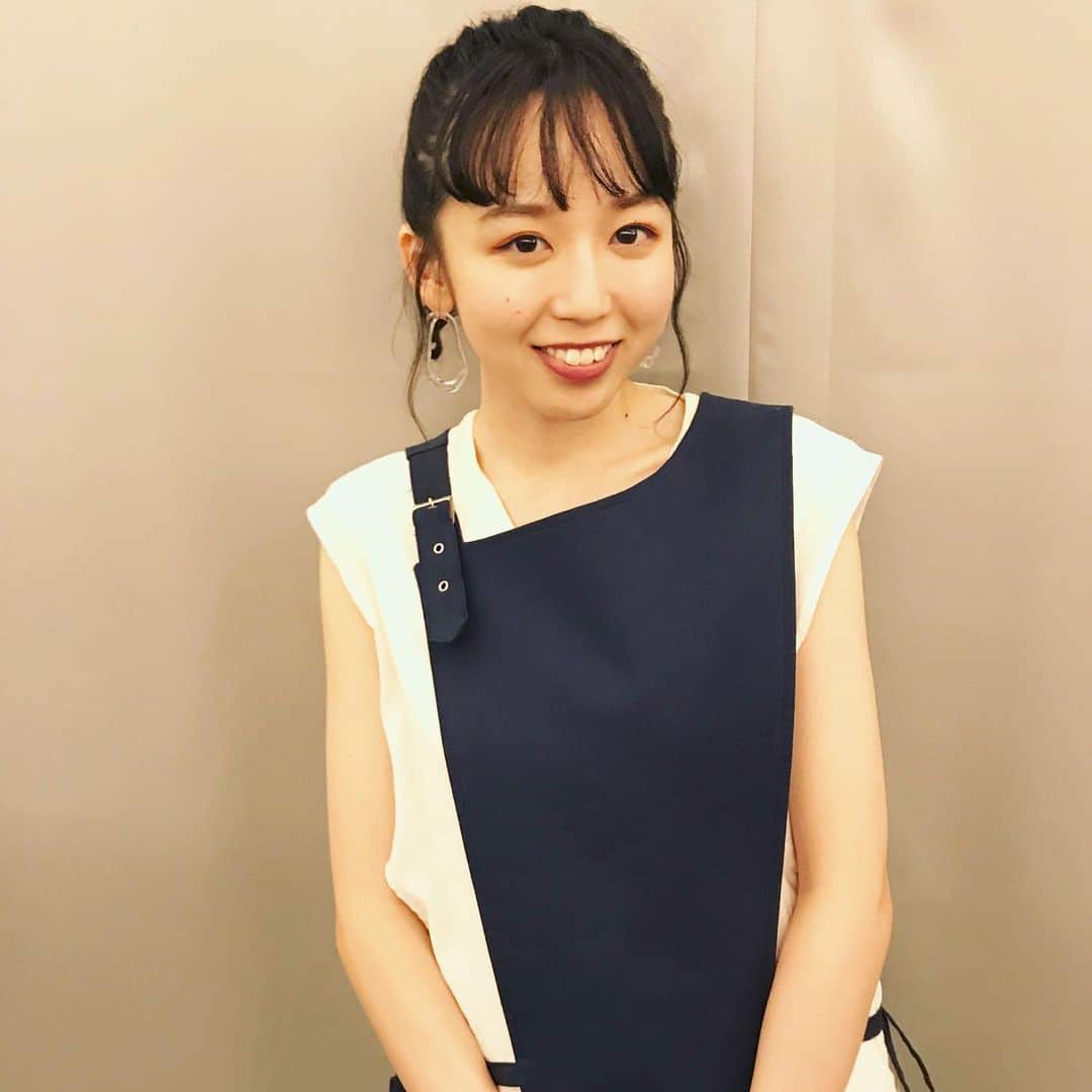夏焼雅さんのインスタグラム写真 - (夏焼雅Instagram)「アンジュルム 2019秋「Next Page」﻿ 〜勝田里奈卒業スペシャル〜﻿ ﻿ 勝田里奈ちゃん卒業コンサートへ行ってきました♪﻿ りなぷーの事は小さい頃から知っていて妹の様に可愛がっている後輩です♡﻿ 今日はその妹がアイドル最後の日。。。﻿ とても大切な時間を一緒に過ごせて嬉しかったです。﻿ 気づけばいつのまにか出会った時の幼い"女の子"ではなく、とっても素敵な"女性"になっていて りなぷーの魅力をたくさん感じることのできるライブでした。もの凄く感動したよ🥺💓﻿ ﻿ アンジュルムのライブは勢いがあっていつも刺激的です。﻿ とにかく可愛くてかっこよくて楽しい最高のコンサートでした🎉﻿ ﻿ りなぷー 長い間、本当にお疲れさま✨﻿ 改めて、卒業おめでとう💓﻿ ﻿」9月25日 23時42分 - miyaaa0825