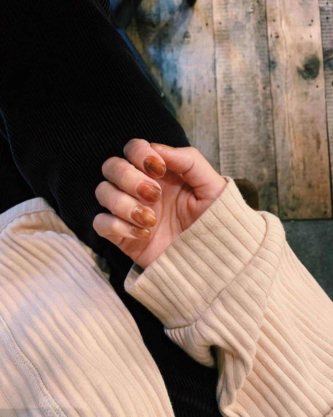 のインスタグラム：「もうすぐ10月がやってくるんですよね？🌰」