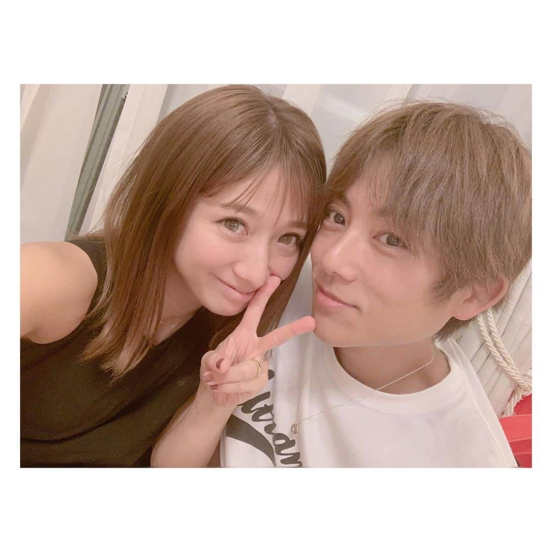 辻希美さんのインスタグラム写真 - (辻希美Instagram)「久しぶりにたぁくんと🤤💕 #久々 #たぁくん と #2ショット #明日からまた出張 #離れ離れ #🥺 #お互い頑張るんだ #💪💕 #おやすみなさい #😴💤」9月25日 23時45分 - tsujinozomi_official