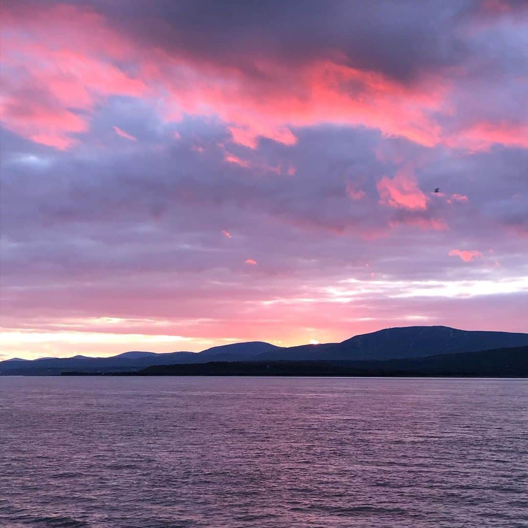 イレタ・シレテのインスタグラム：「Another day at sea .... #shiplife #sunset #nofilter #nofilterneeded #canada #adventureoftheseas #royalcarribeancruise」