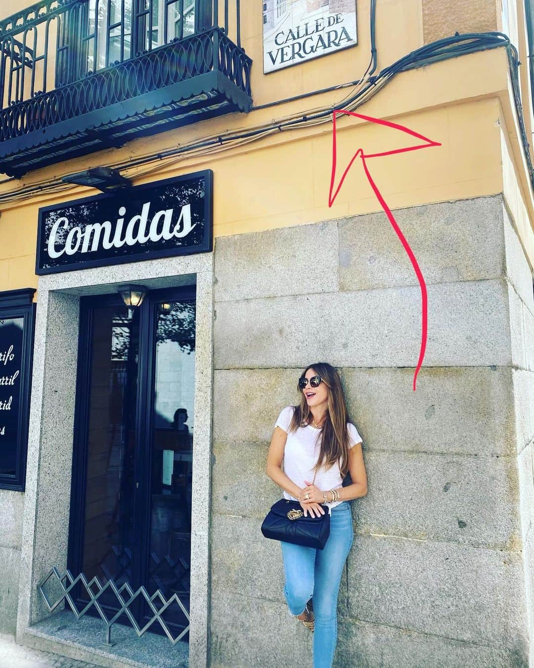 ソフィア・ベルガラさんのインスタグラム写真 - (ソフィア・ベルガラInstagram)「Turistiando en Madrid💃🏻🍷」9月25日 23時51分 - sofiavergara