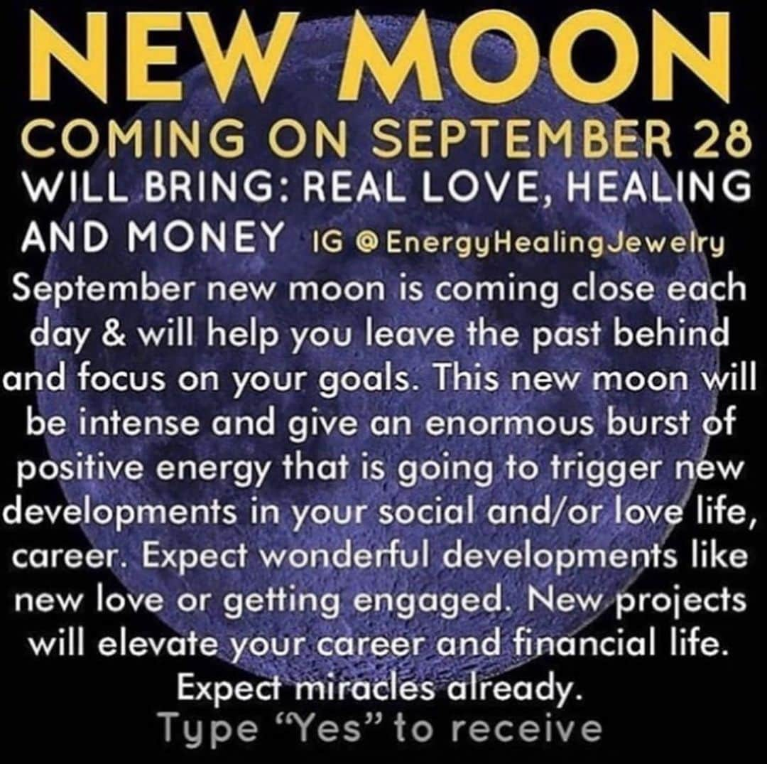 Eva Loviaさんのインスタグラム写真 - (Eva LoviaInstagram)「I can’t wait for this new moon. I’ve had a lot of obstacles placed in my path the last month and I’ve been really trying to find the lessons and solutions to move forward and feel progress. So much yes to this new moon 🌚」9月26日 0時12分 - evalovia