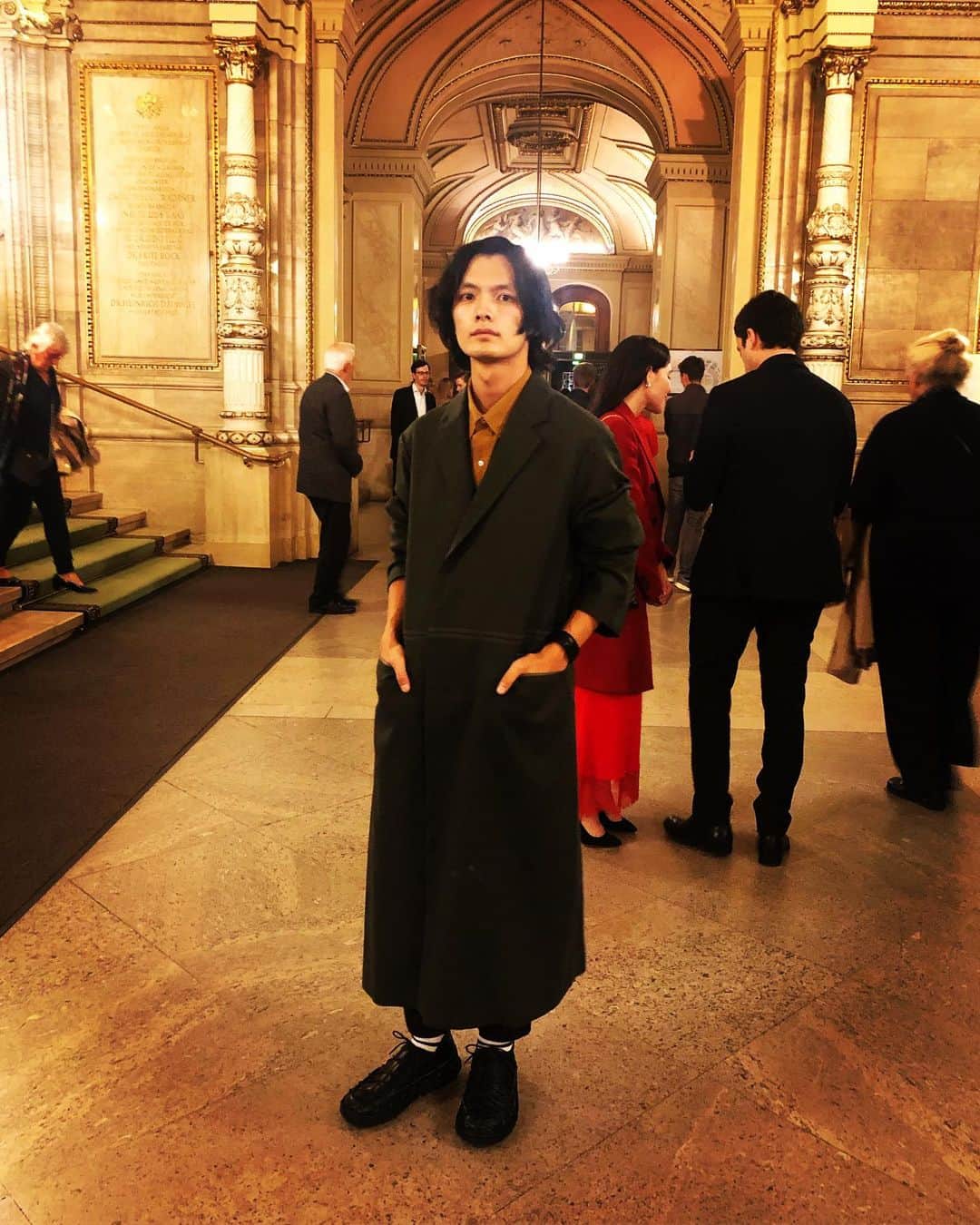 のインスタグラム：「【 #Fashion_mut 👔】 オペラ🗣」