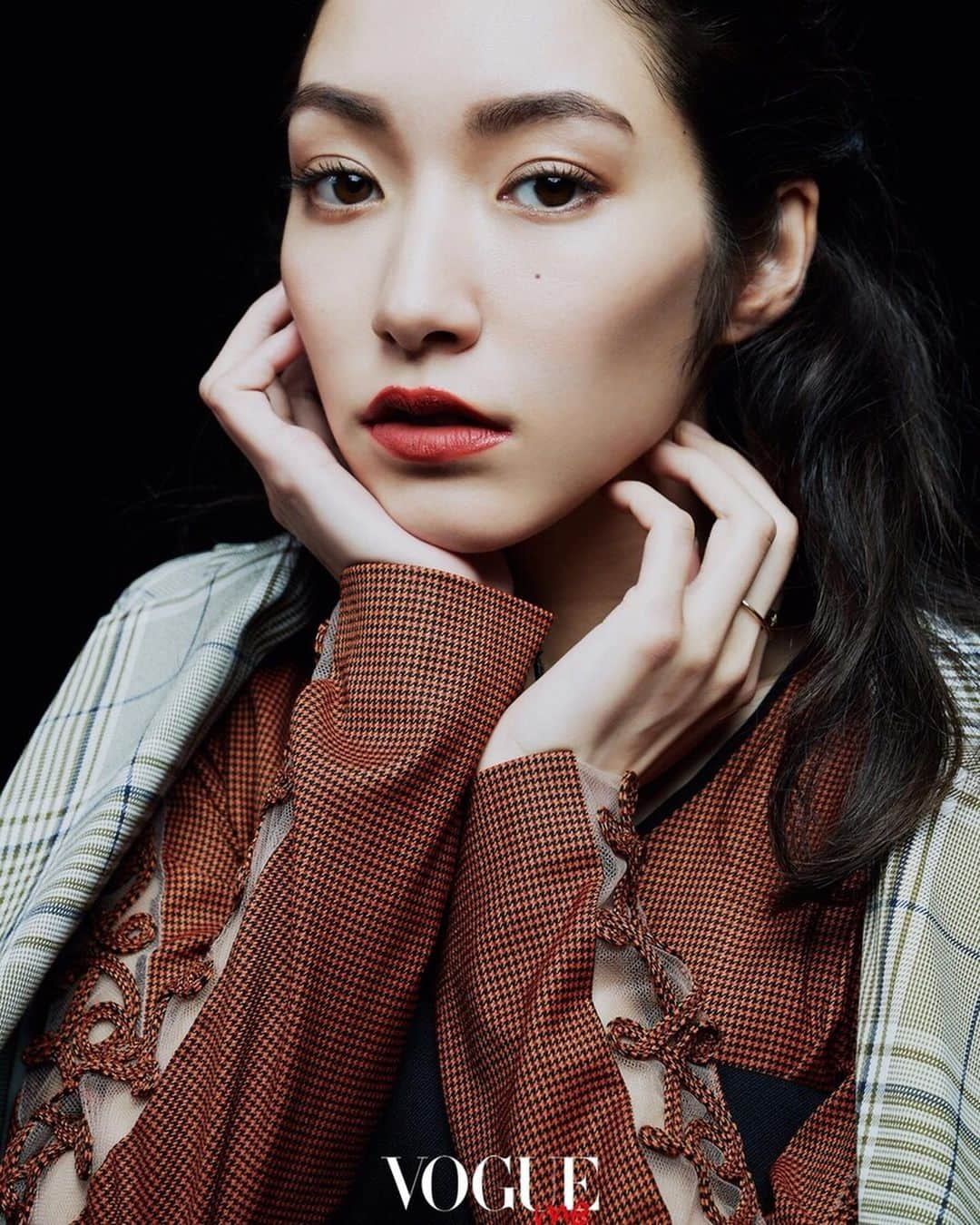 吉田沙世さんのインスタグラム写真 - (吉田沙世Instagram)「@vogueme (@voguetaiwan)🔥 photo: @zhang_ahuei creative director & stylist: @charayuuu makeup&hair: Younger Liao casting: @mxixkxo  Thank you 🌹 #voguetaiwan #vogueme #voguemestyle」9月26日 0時35分 - sayobaby