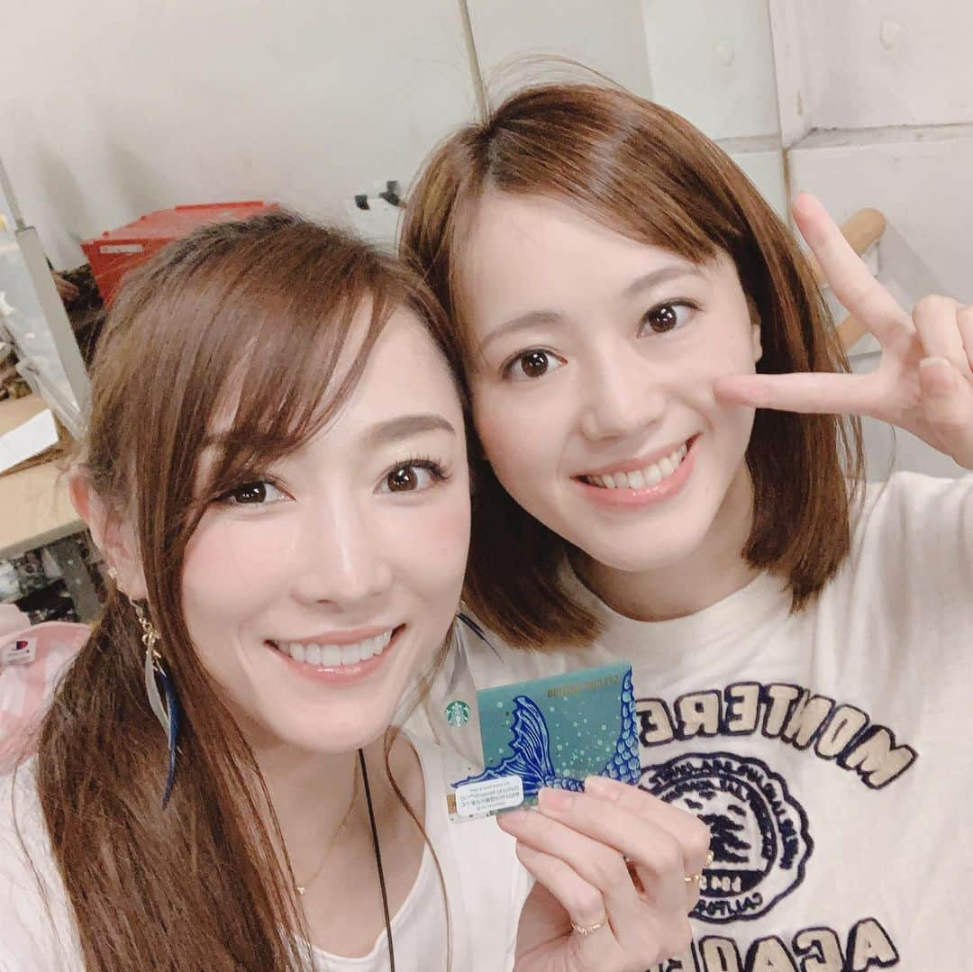 杏さゆりさんのインスタグラム写真 - (杏さゆりInstagram)「26日からOpal本番✨ デイジー役の#堀有里 ちゃんから、誕生日プレゼントと私物貸出のお礼に。。。と スタバの可愛いカード頂きました💕✨ 嬉しいなぁ😊✨ . 大切に使います💕 . #ギャツビー2019 #杏さゆり #SayuriAnzu」9月26日 0時43分 - anzu_sayuri_official