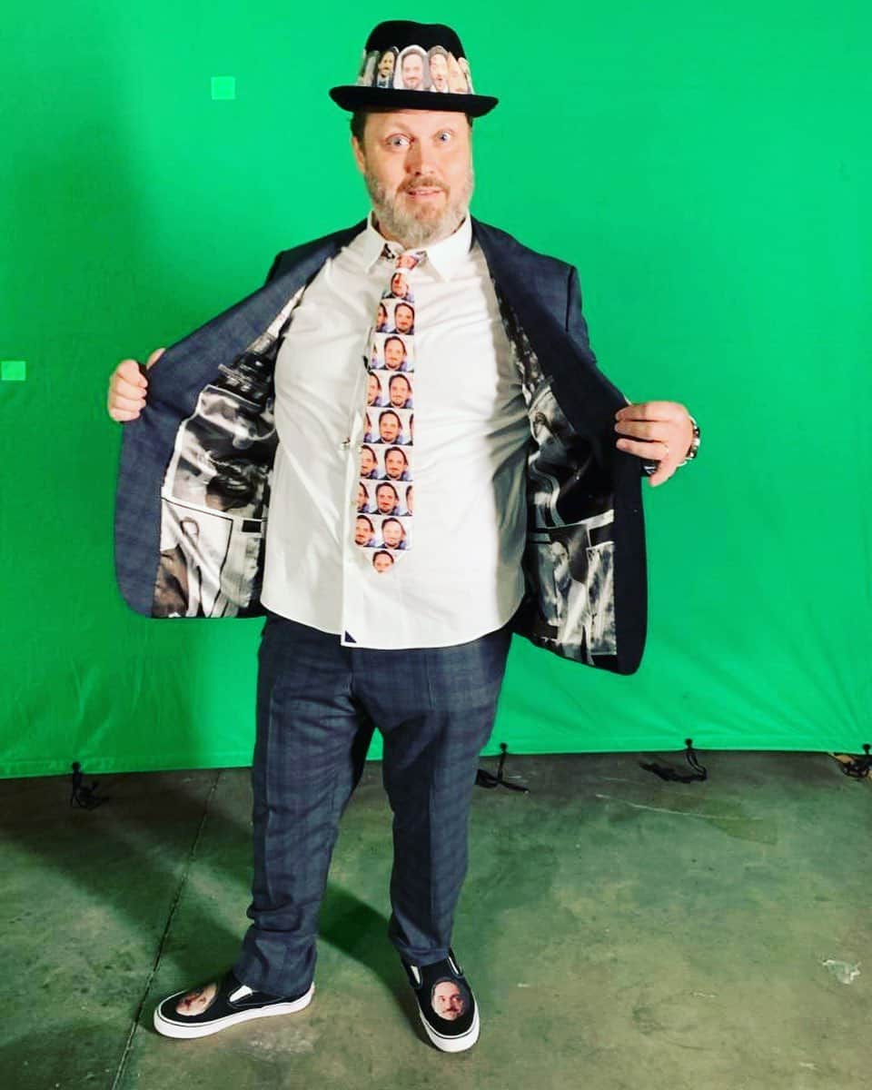 ベン・ファルコーンのインスタグラム：「Day one of filming. I always request that Steve Mallory wear the various “Ben-themed” items of clothing that I graciously provide to him. He looks amazing.」