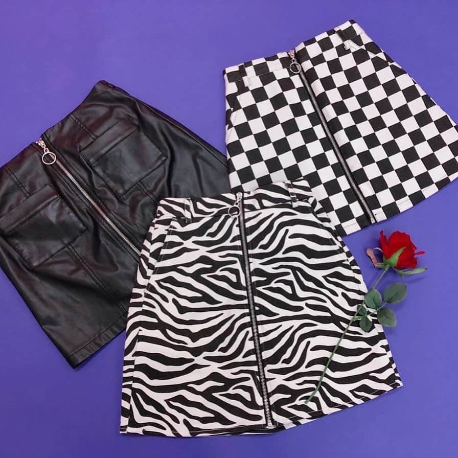 WEGO Global Officialさんのインスタグラム写真 - (WEGO Global OfficialInstagram)「@wc__official ⠀ 💓💓PICK UP ITEM💓💓 ⠀ Left: ring zip faux leather skirt ￥2,999+tax WC19AU09-L5795 ⠀ Center: zebra print zip skirt ￥2,999+tax  WC19AU09-L5451 ⠀ Right: ring zip skirt ￥2,999+tax  WC19SP12-L005 ⠀ #harajukufashion #coordinate #streetfashion #streetstyle #miniskirt #japanesefashion #穿搭 #街頭穿搭 #迷你裙」9月26日 11時07分 - wego_global_official