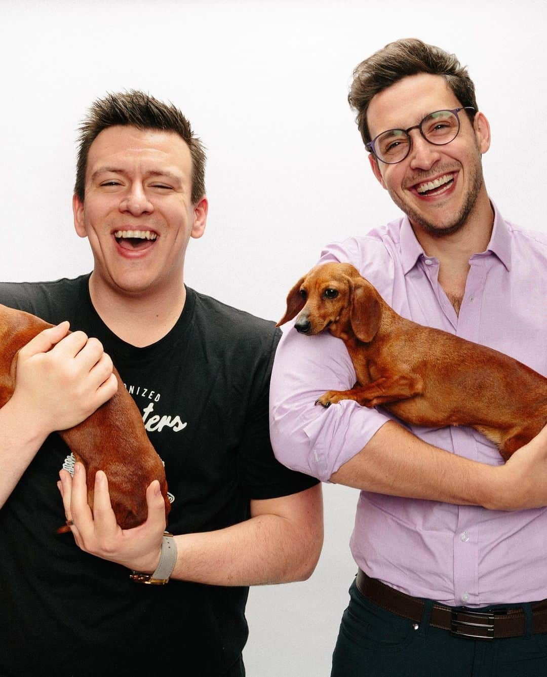 ドクター・マイクさんのインスタグラム写真 - (ドクター・マイクInstagram)「Swipe Left to see me and @phillydefranco hold our Weiners! 🌭🐶❤️ Oh, and please check out his new podcast which I was lucky enough to guest on! #puppyparty #sensitiveguysforthewin」9月26日 5時12分 - doctor.mike