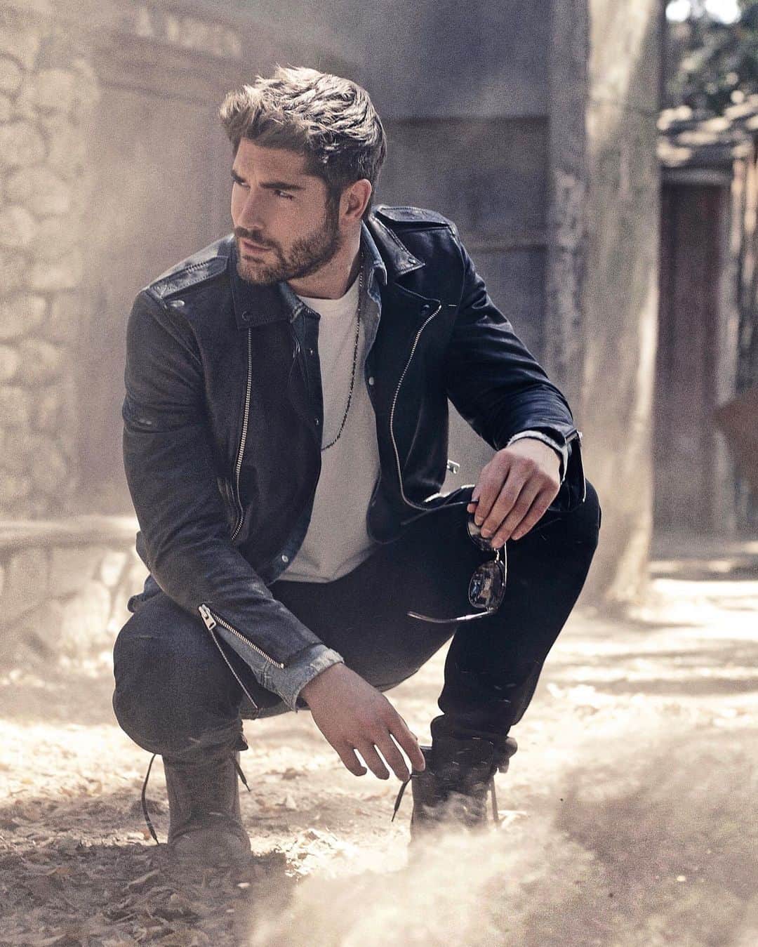 のインスタグラム：「Take the Risk or lose the Chance.」