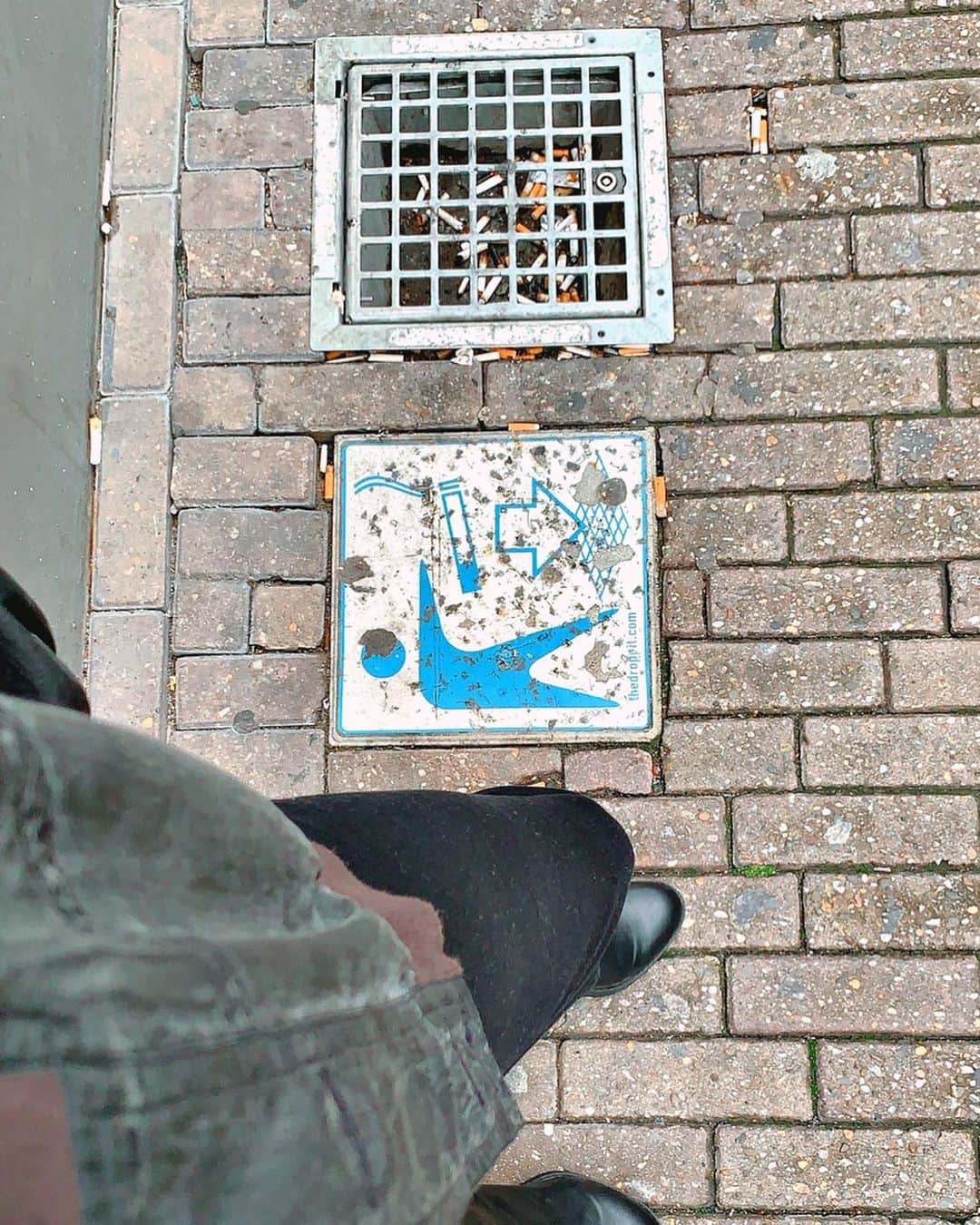 蘭舞ゆうさんのインスタグラム写真 - (蘭舞ゆうInstagram)「go back to the 13TH century🛠 最古の木靴はロッテルダムとアムステルダムに保存されてるらしい...。 ヘェ〜...すっぽり入ったわ(靴に) 地面にタバコのゴミ箱あったのはびっくり。 #korean#japan#2019#일상#데일리#ranma#amsterdam #らんまの旅」9月26日 6時19分 - ranma_yu