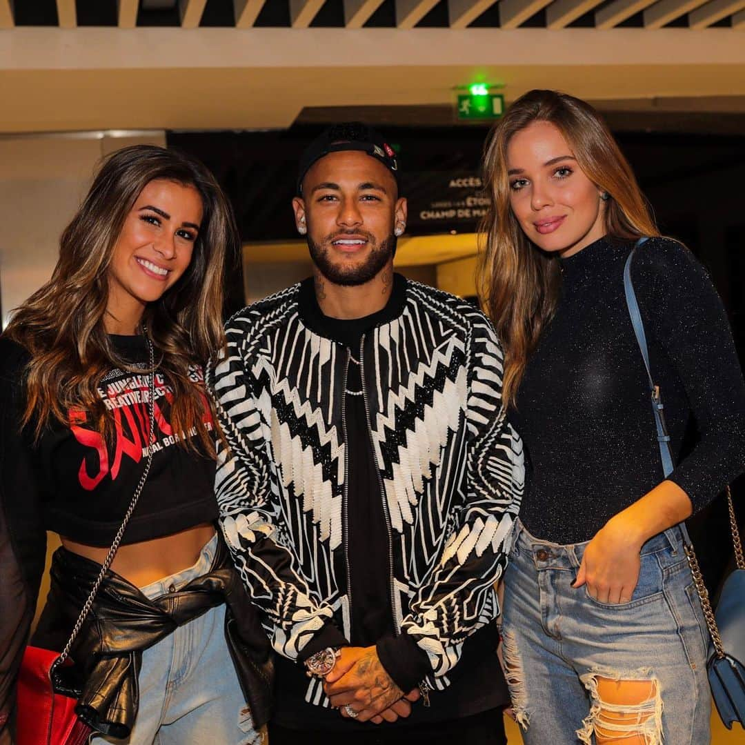 ネイマールさんのインスタグラム写真 - (ネイマールInstagram)「My Friends ❤️❤️ Nice to see u guys✌🏽🙏🏽」9月26日 8時35分 - neymarjr