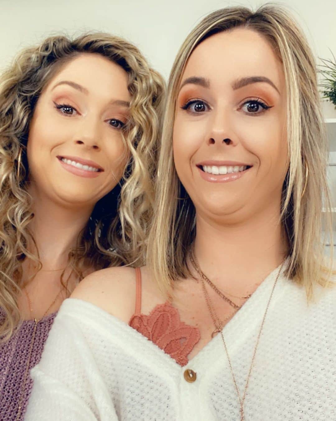 Tracy and Stefanieのインスタグラム：「This is what your phone sees when you’re looking at it. 🤣 Happy Wednesday! 😆」